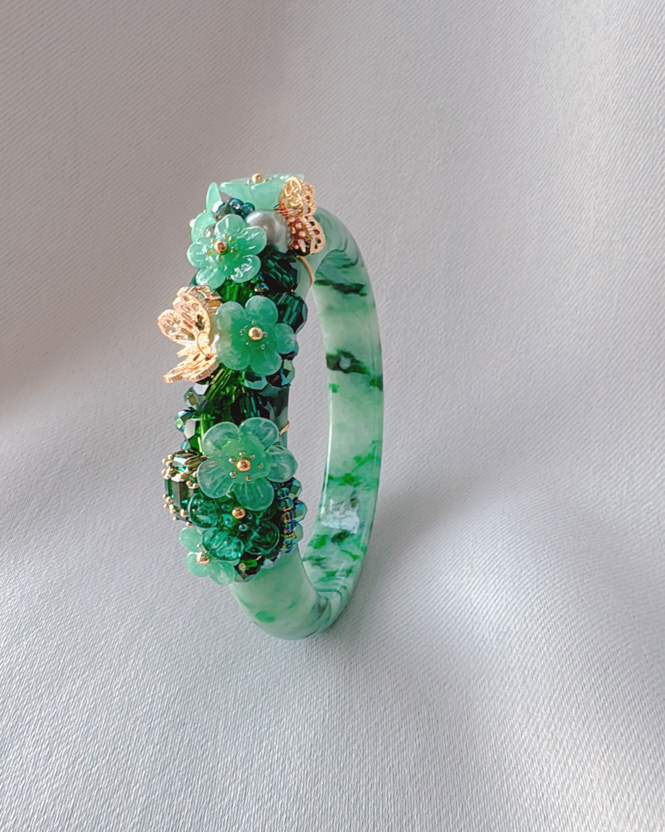 エメラルドホワイトジェダイトバングル(18.7cm/サイズ58)一点物