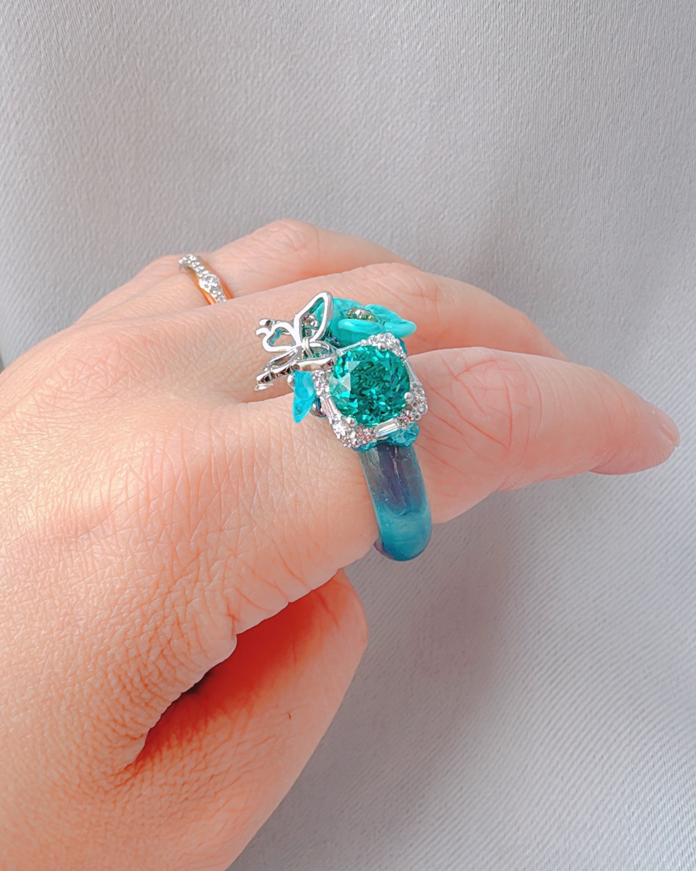 ブルーウォーターズ・オブ・カーム(US7.5/HK17)