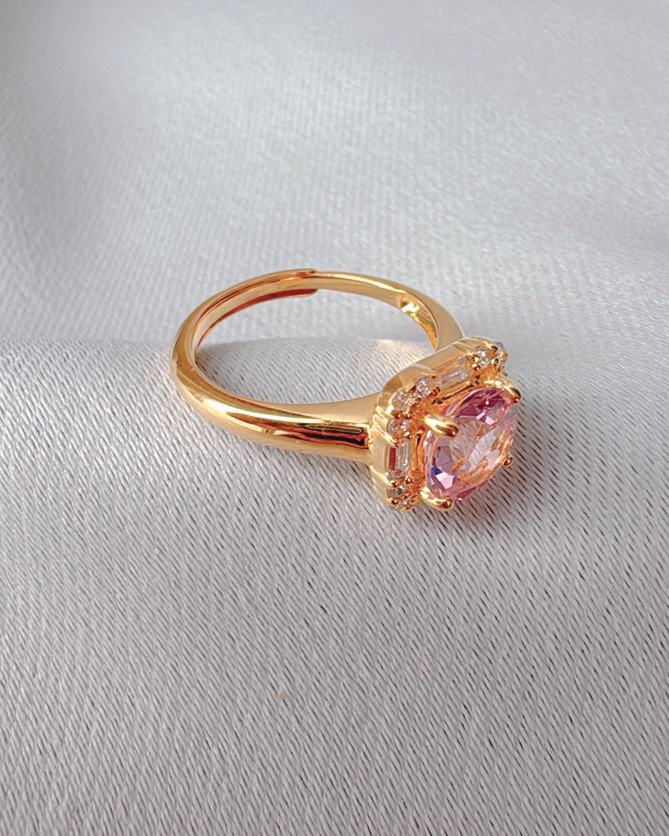 Project V simple band (pink & gold)