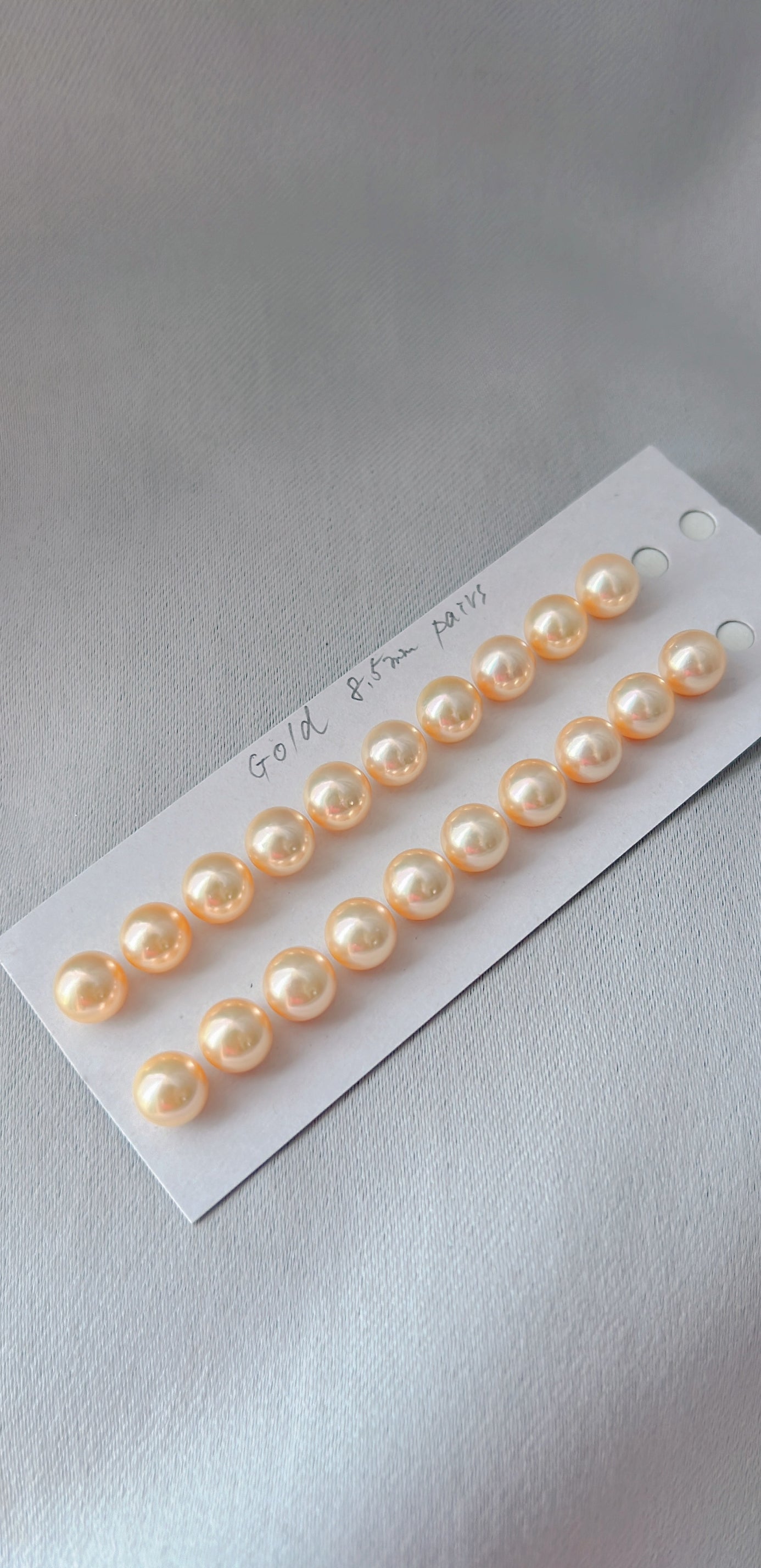 【1ペア限定】8.5mm Luxe Gold アコヤ真珠