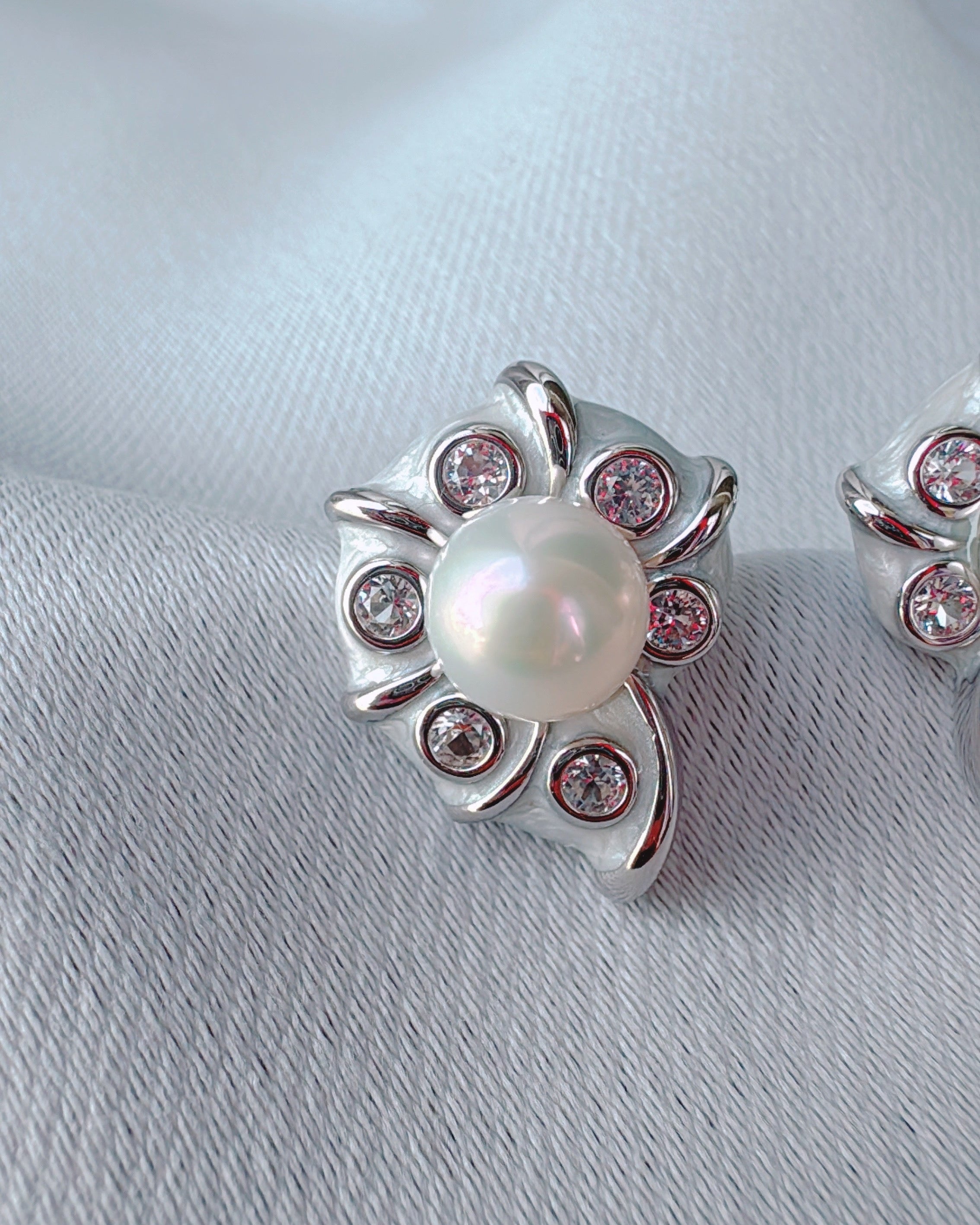 伝統の貝殻(淡水真珠)