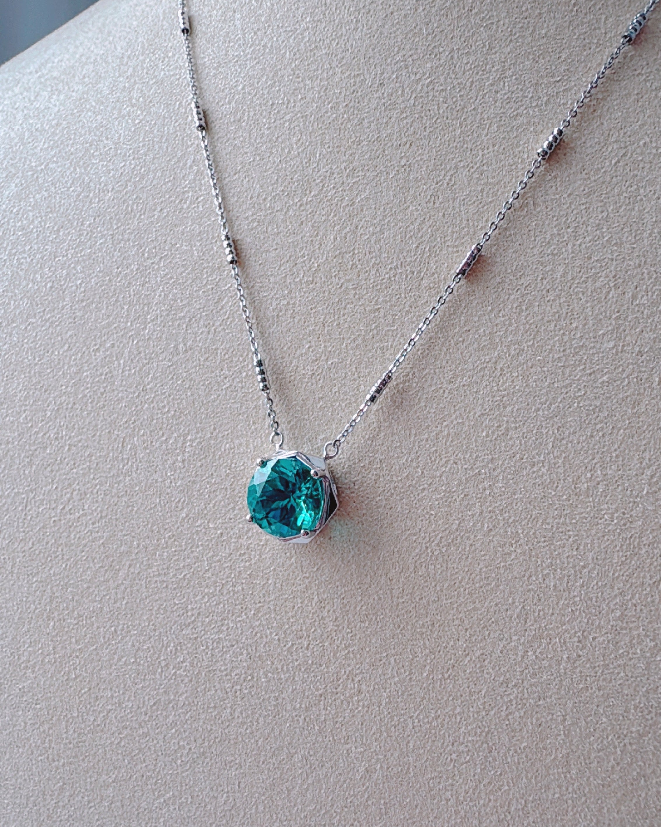 カームウォーターペンダント