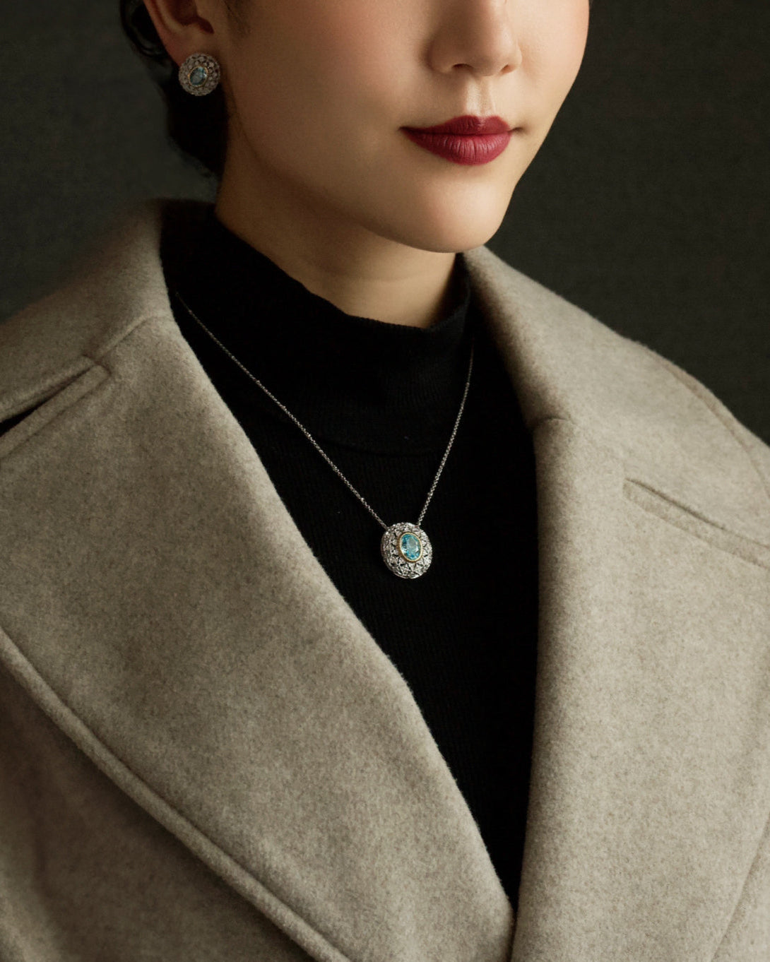 Victoria's Lumine in Lagoon Blue necklace