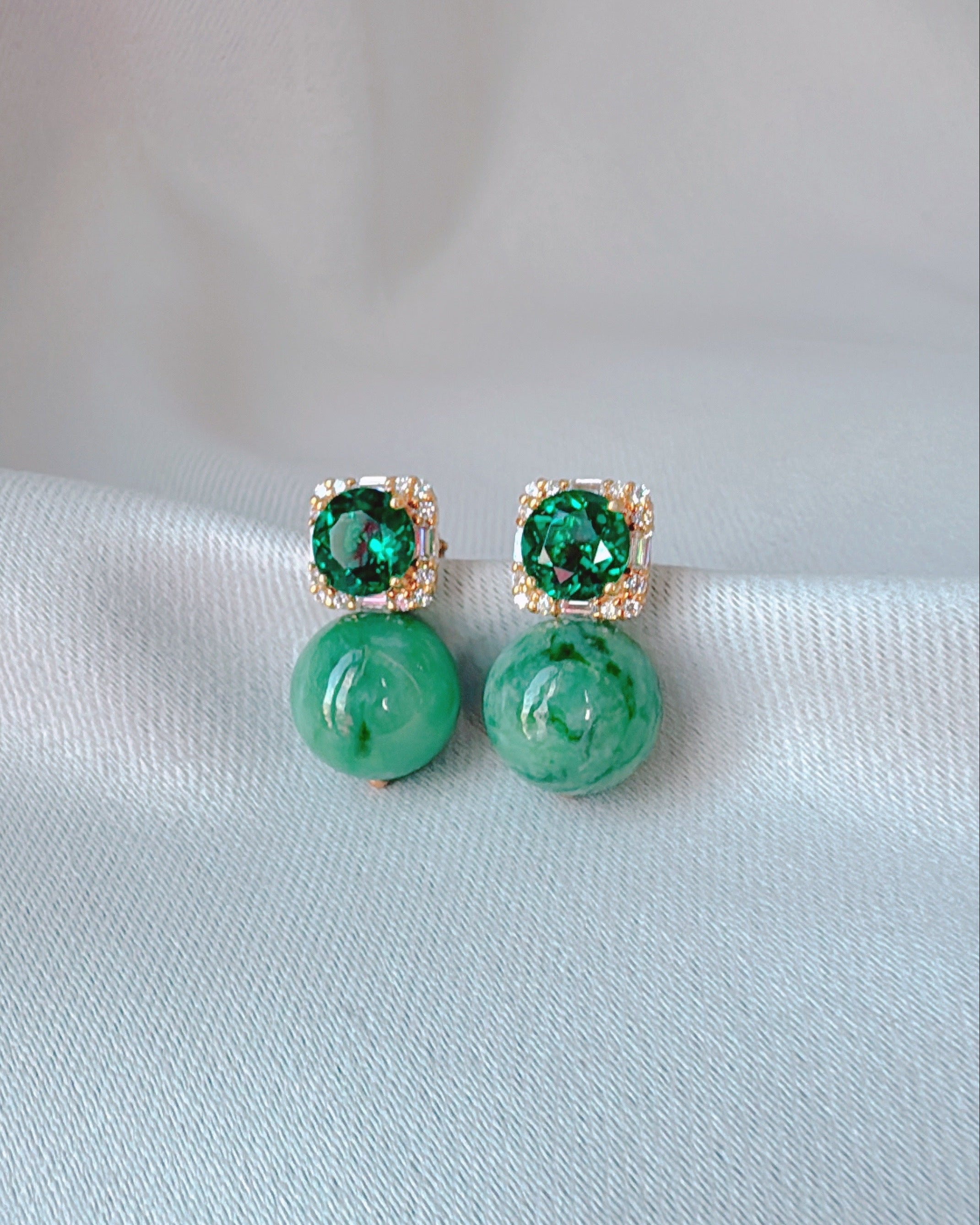 エメラルドグリーンジェダイト(中)