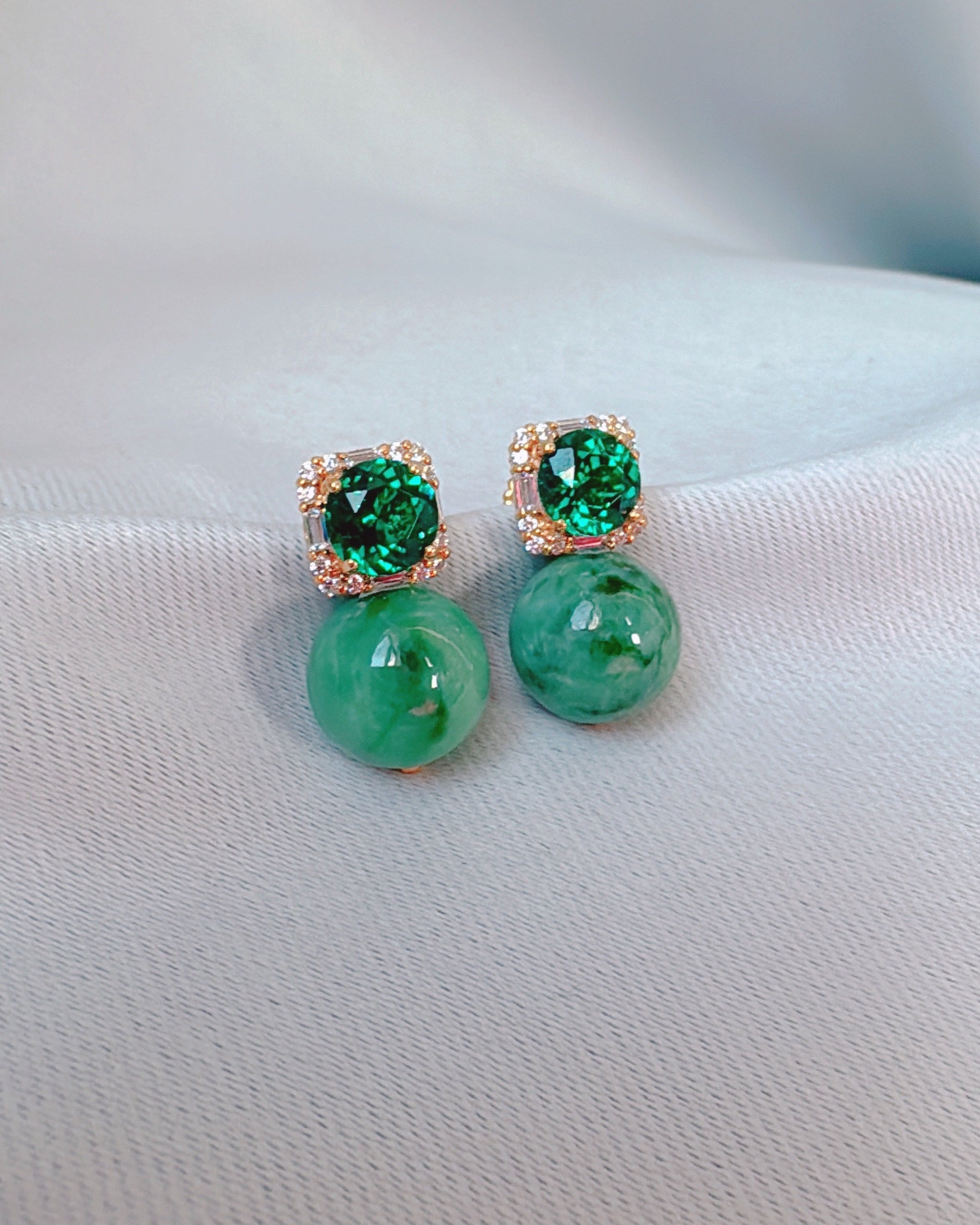 エメラルドグリーンジェダイト(中)