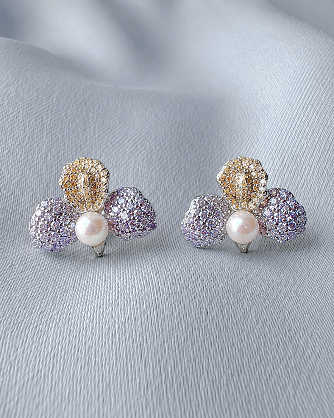 Petale d’Or, Petals of Lilac & Gold, Ivory (Made-to-order: 3 weeks)
