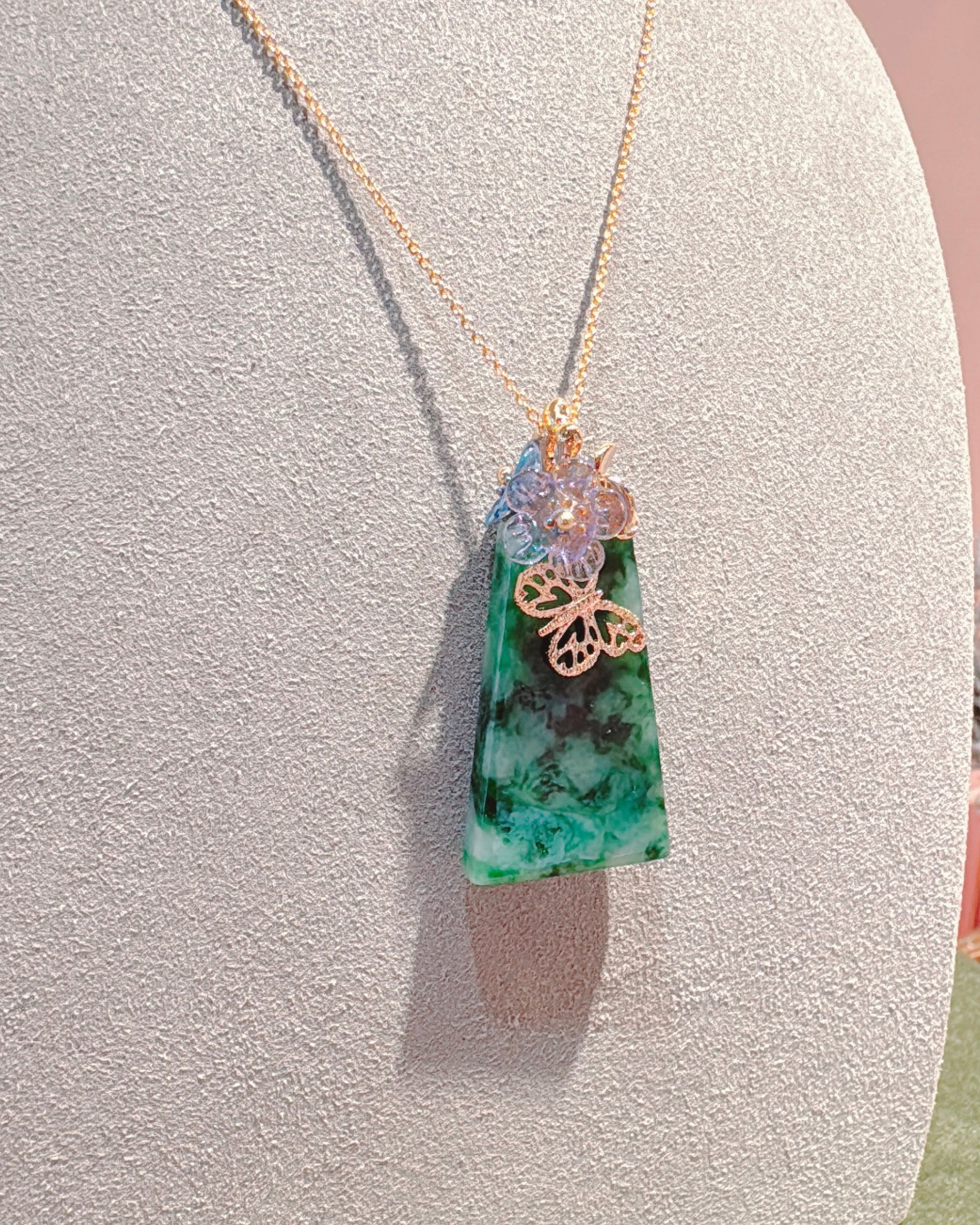 Empress Poise Pendant