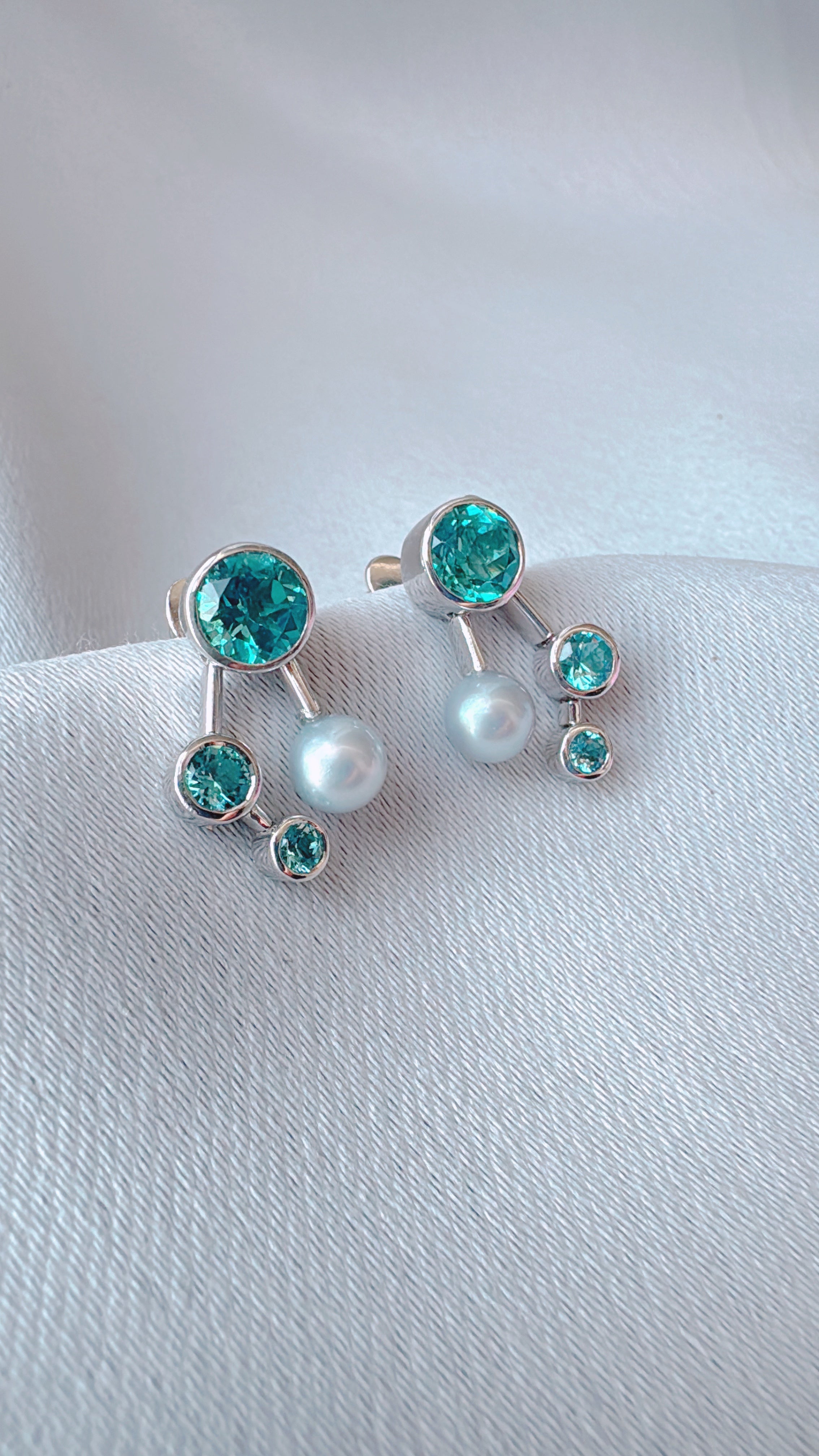 Luxe Blue Constellation (6mm akoya)