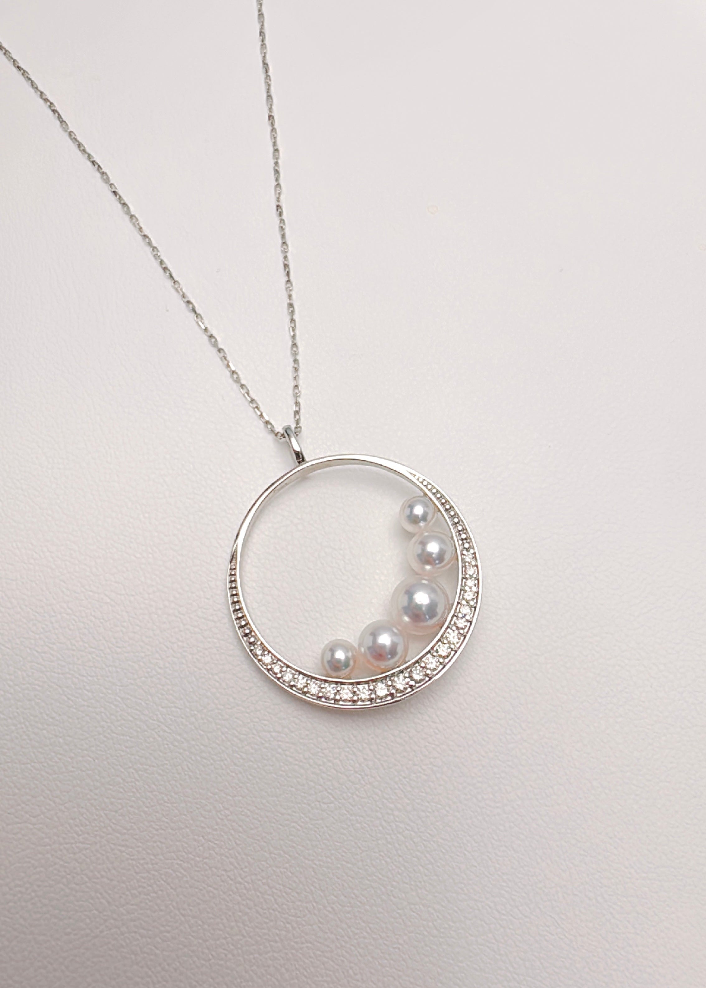 Moon Veil (akoya pearls)