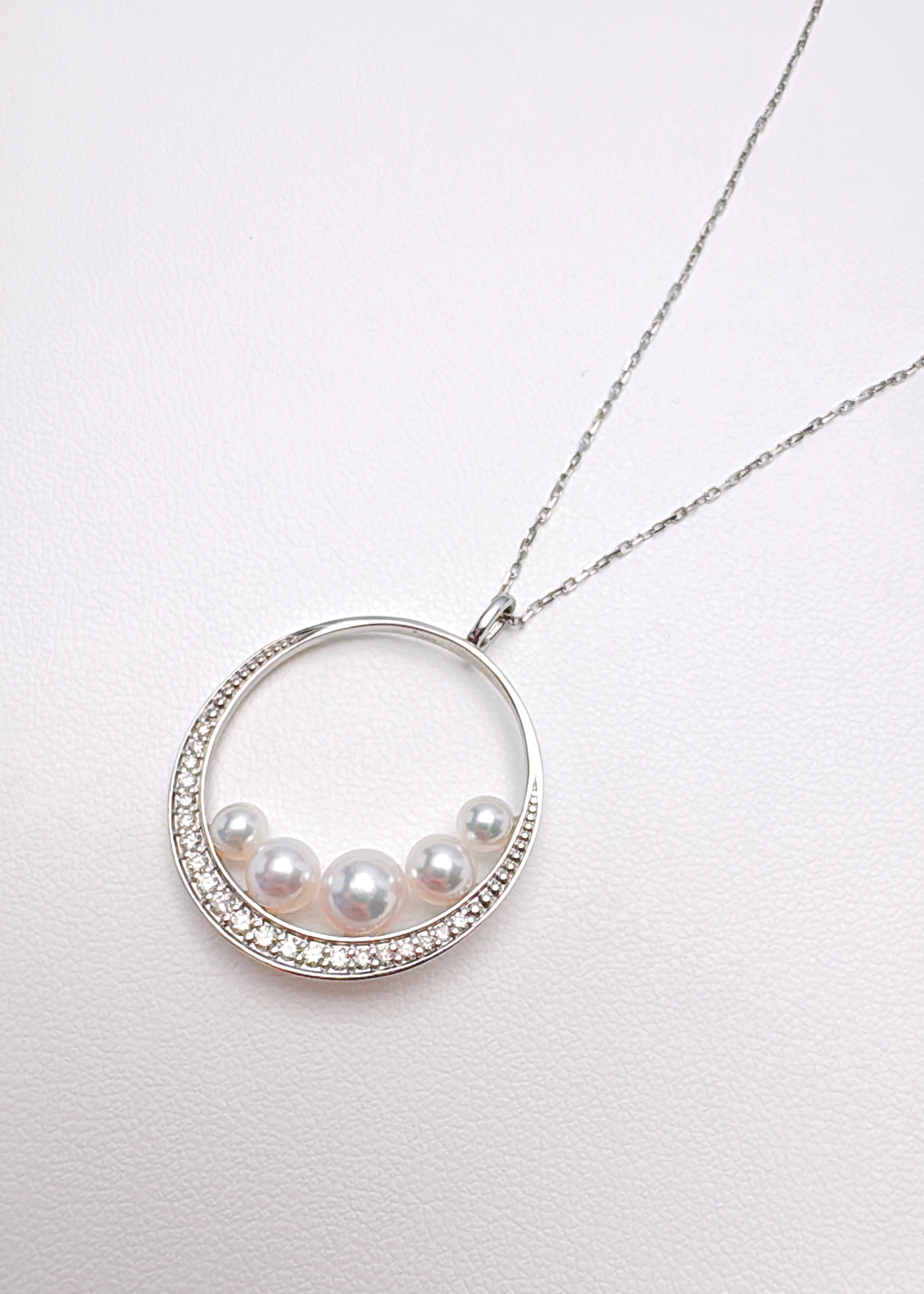 Moon Veil (akoya pearls)