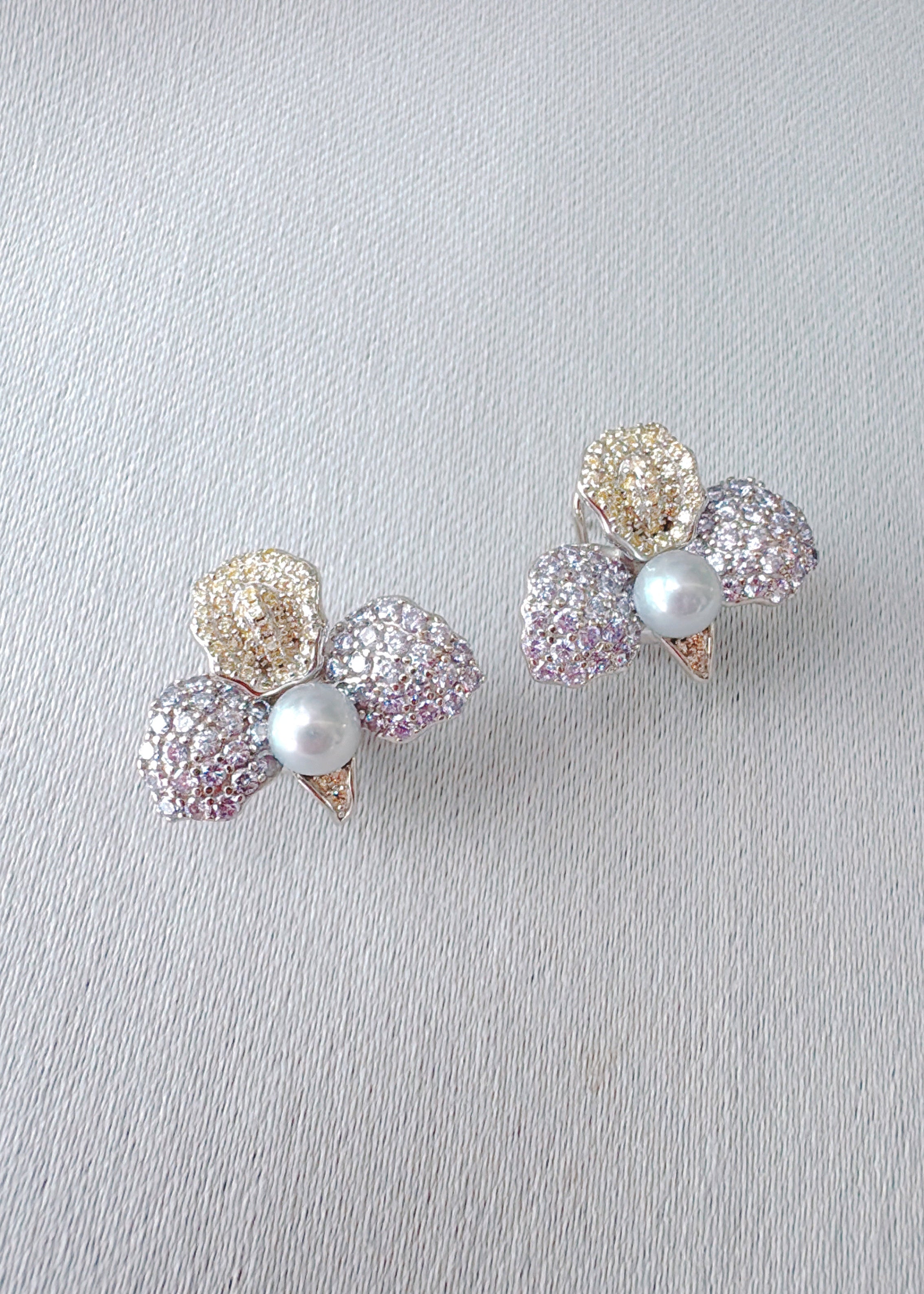 Petale d’Or, Petals of Lilac and Gold (Pre-order: 3 weeks)