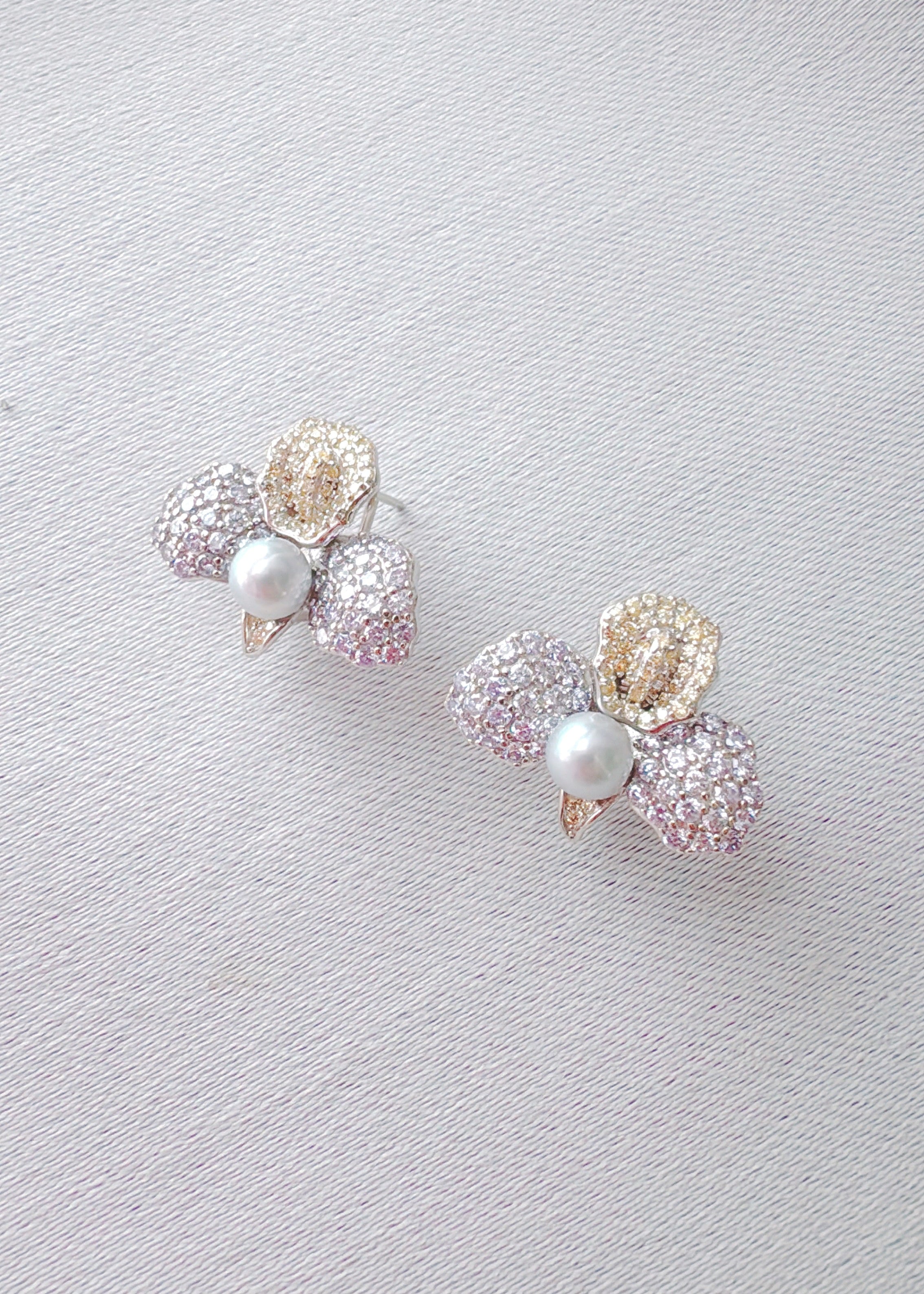 Petale d’Or, Petals of Lilac and Gold (Pre-order: 3 weeks)