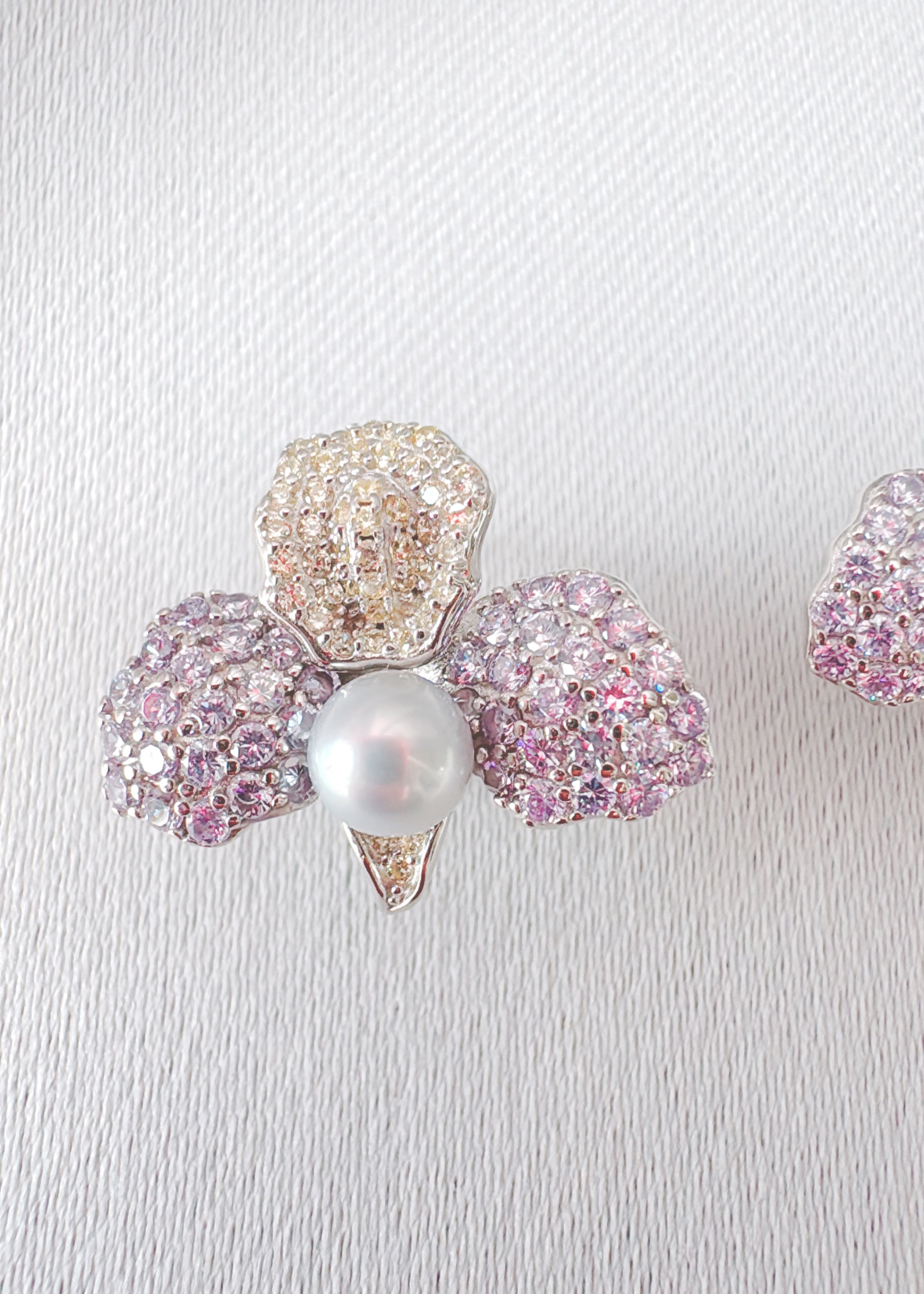 Petale d’Or, Petals of Lilac and Gold (Pre-order: 3 weeks)