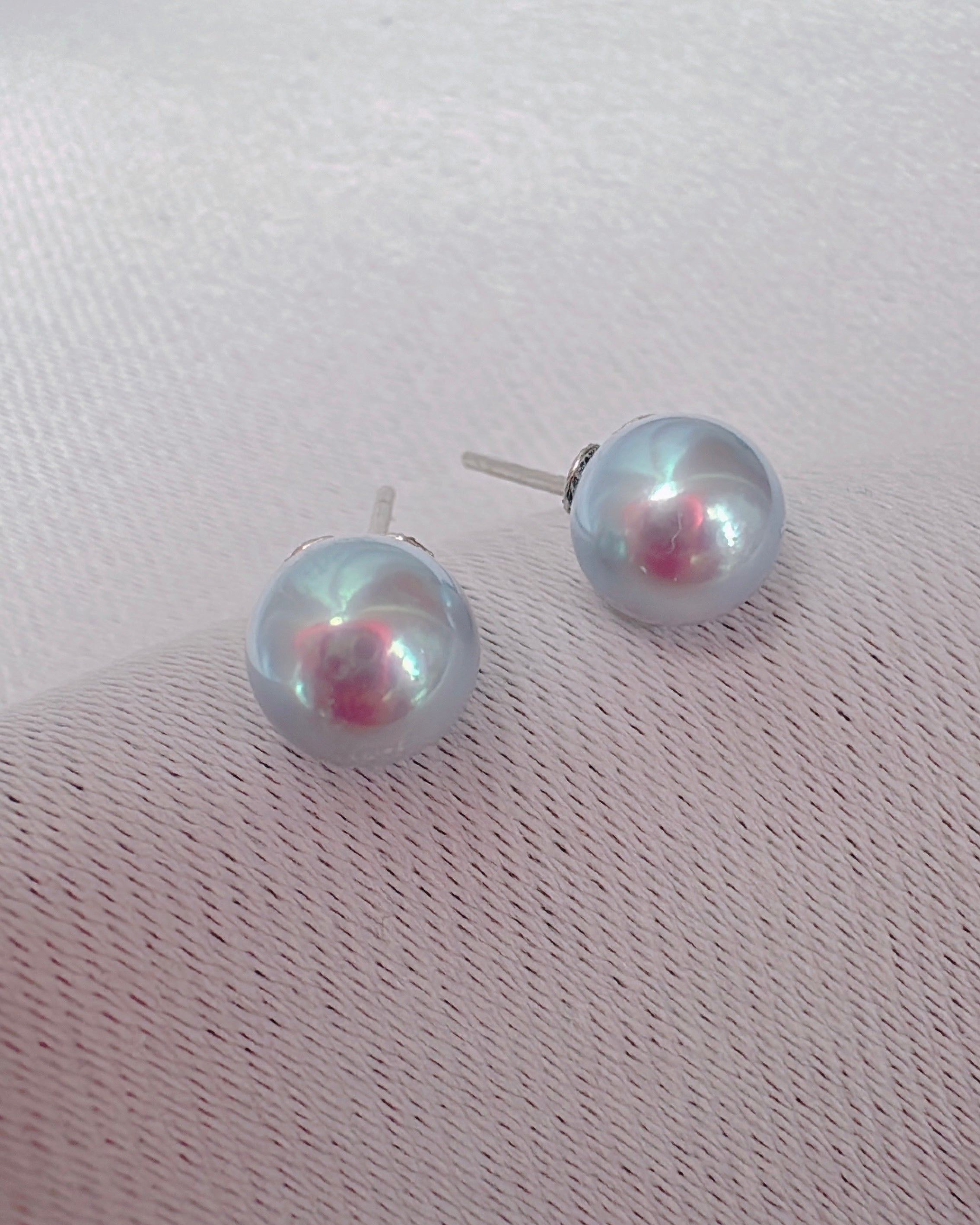K18WG 7.5mm Luxe Blue Akoya Pearls (top quality)
