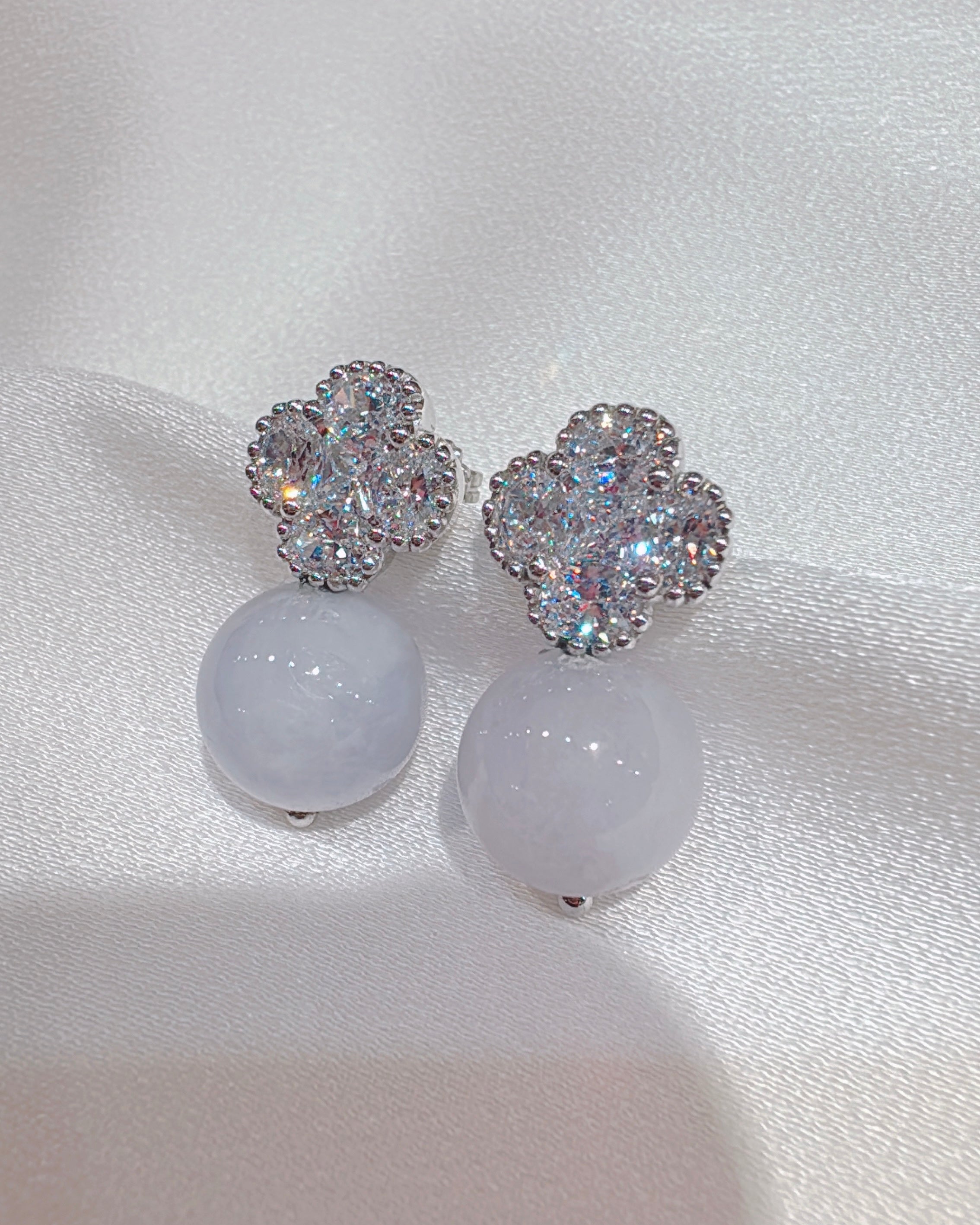 Poised Elegance in Lilac Jadeite (Size M)