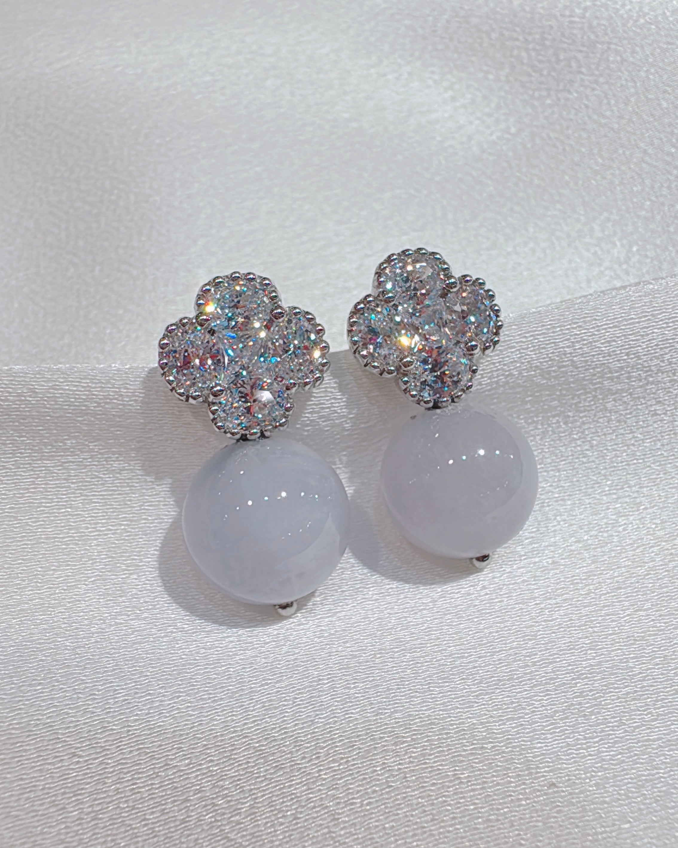 Poised Elegance in Lilac Jadeite (Size M)