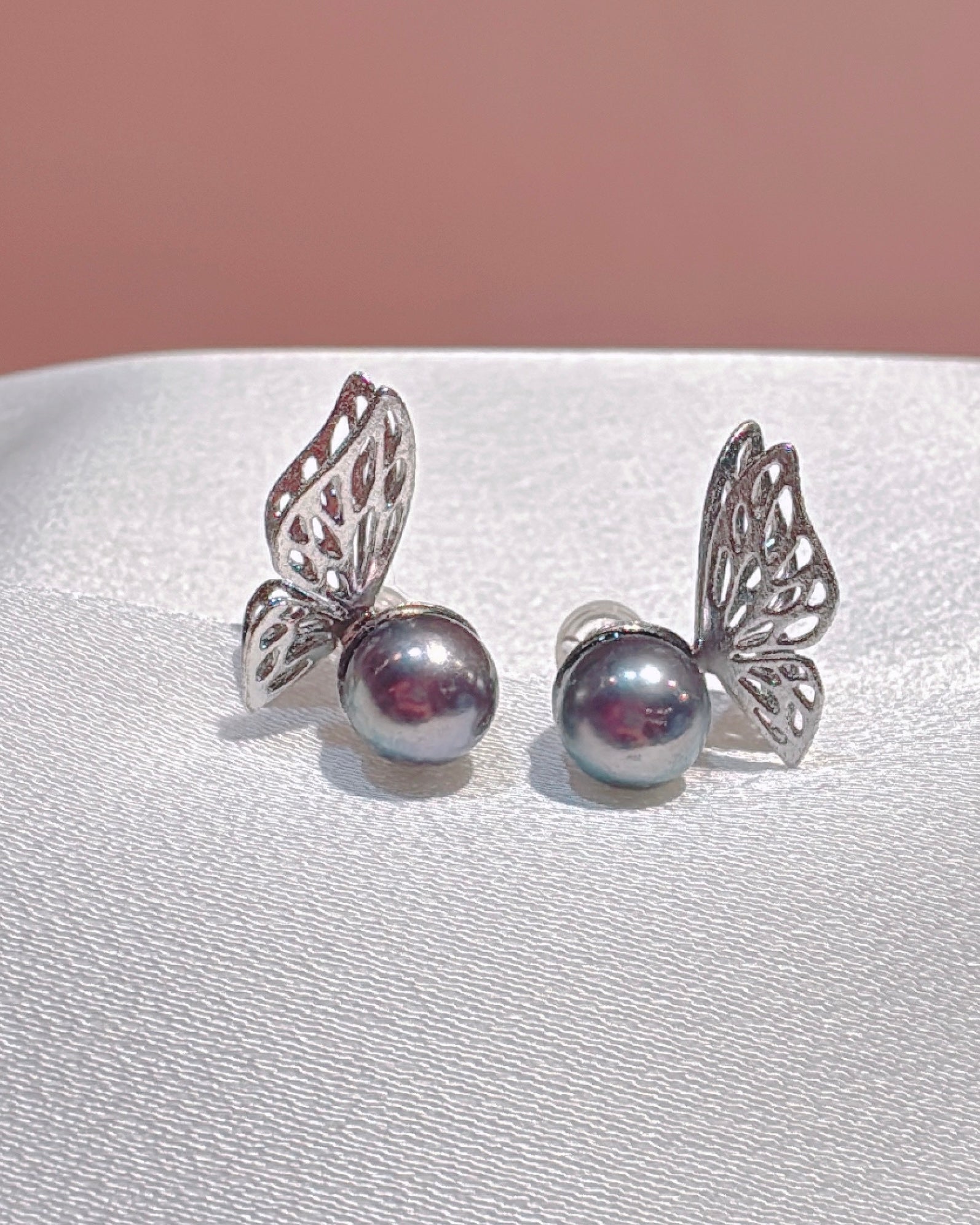 Flow X Lechelle Joyeux Wings (7mm Akoya Pearl)