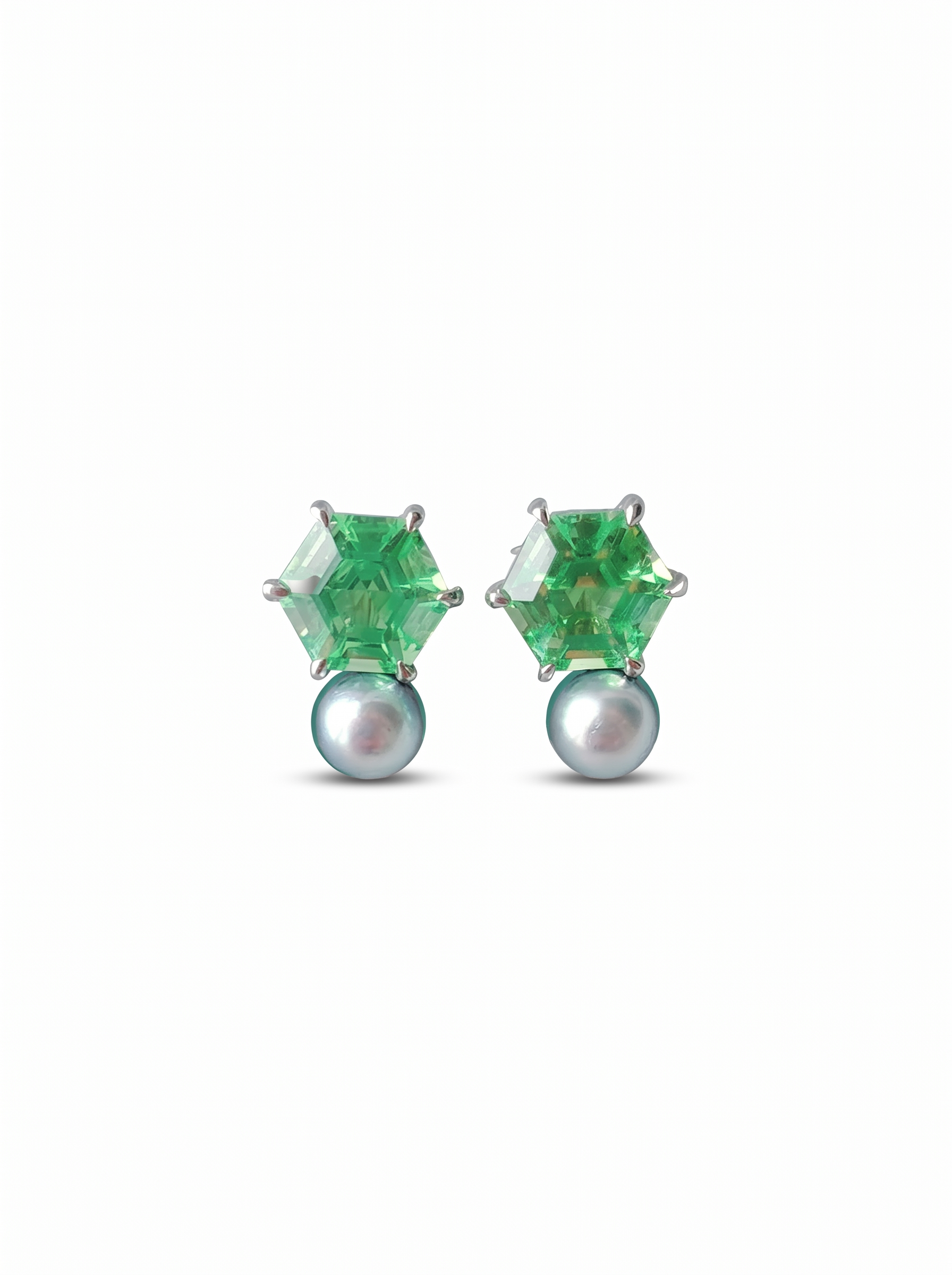 Petite Lumière Peridoto (akoya)