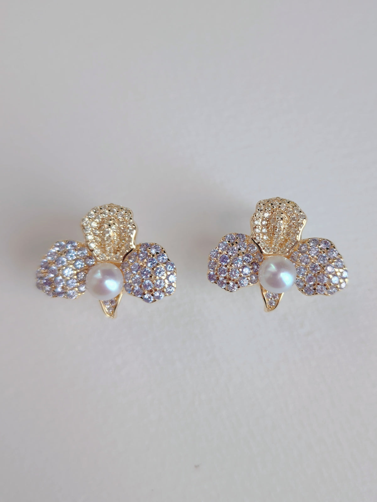 Petale d’Or, Petals of Lilac and True Gold