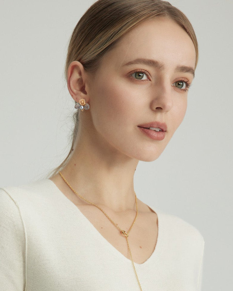 Bleu d’Or, Petals of Gold