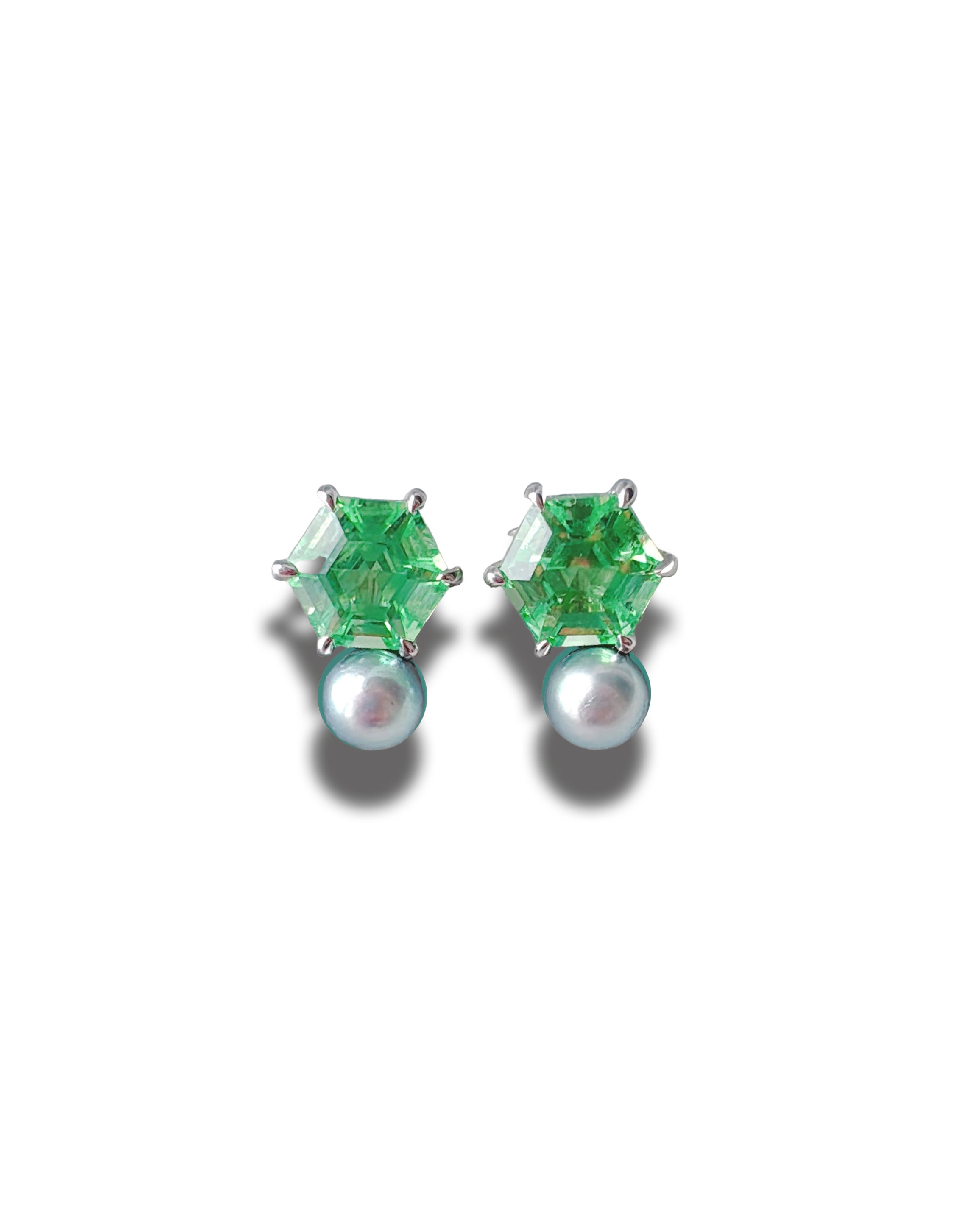 Petite Lumière Peridot (akoya)