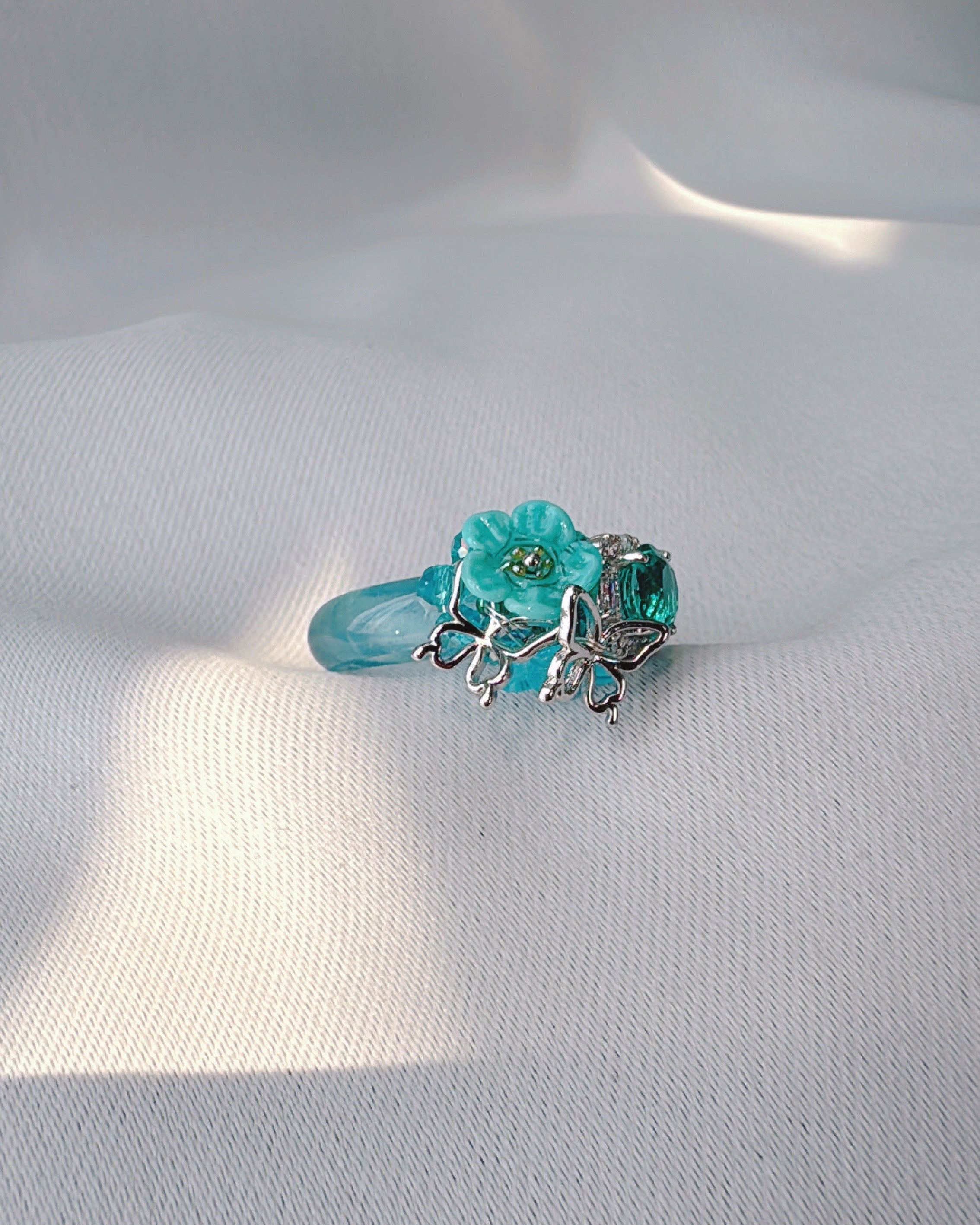 ブルーウォーターズ・オブ・カーム（US7.5/HK17）