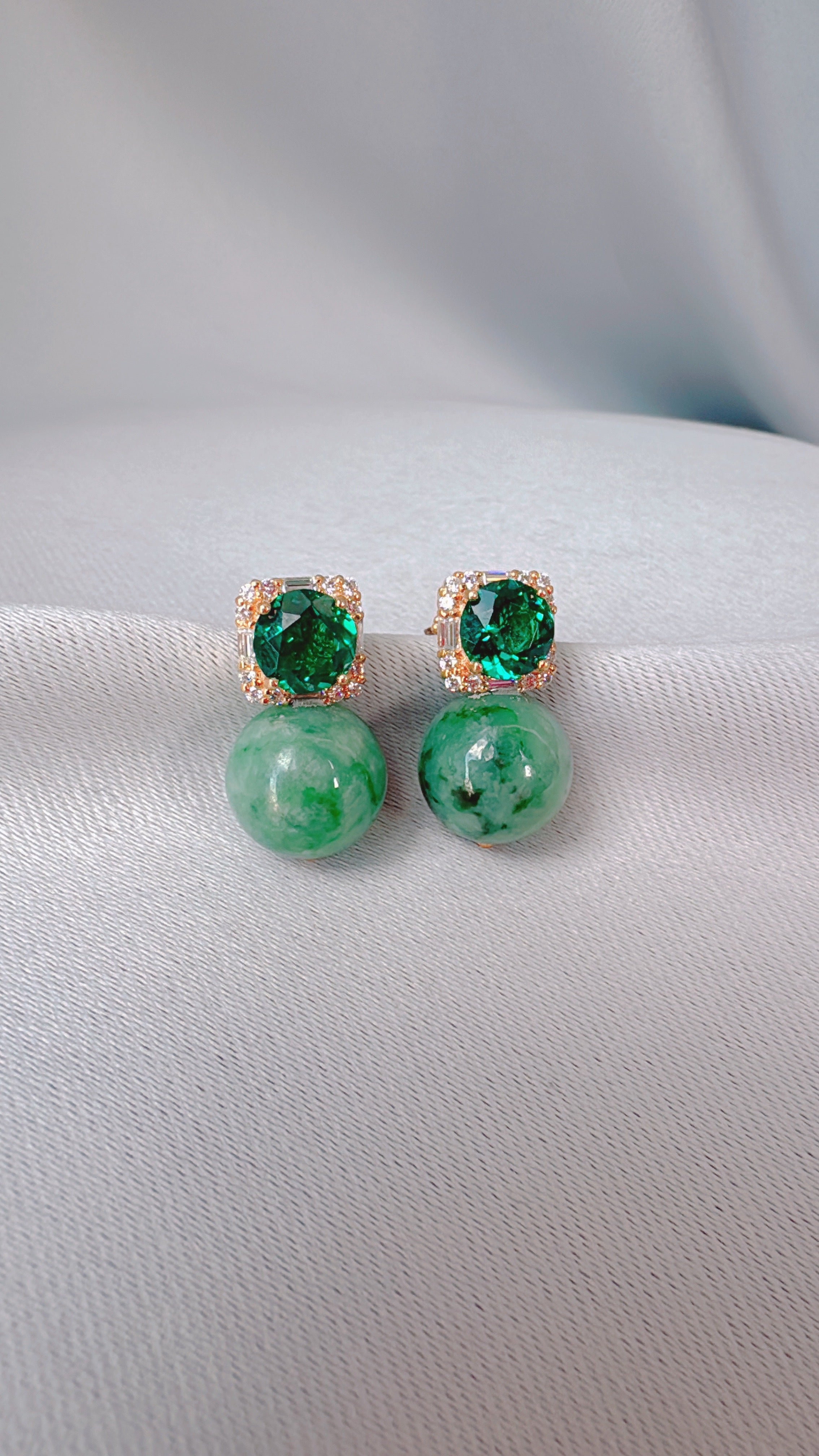 エメラルドグリーンジェダイト（中）