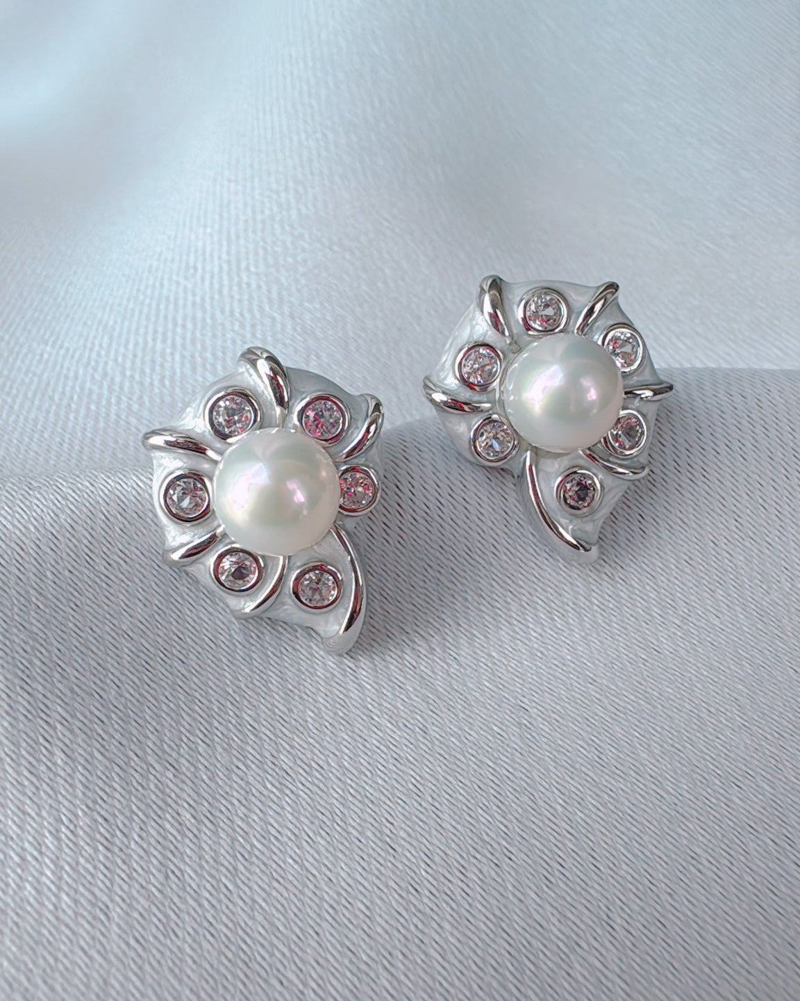 伝統の貝殻（淡水真珠）