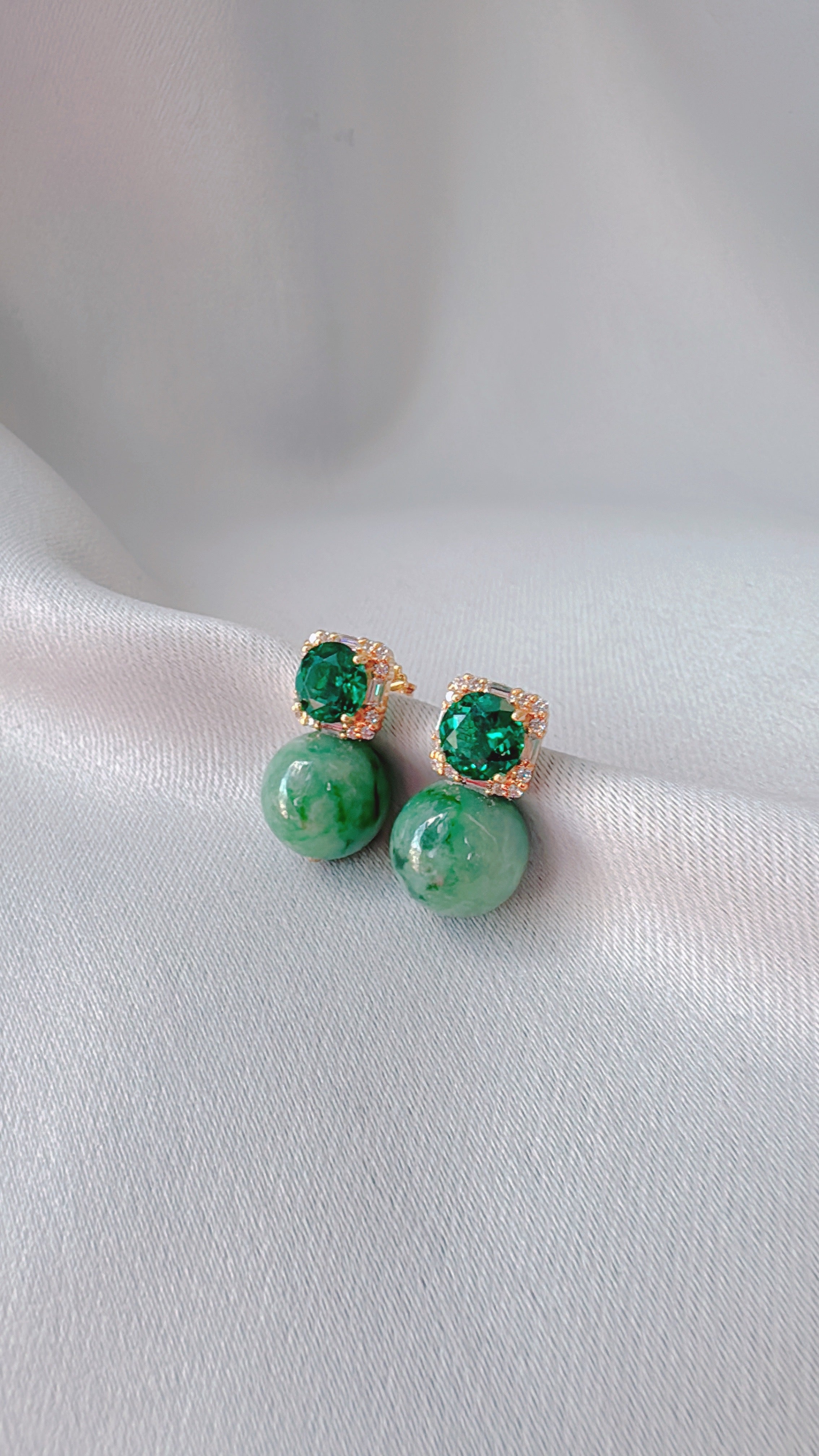 エメラルドグリーンジェダイト（中）