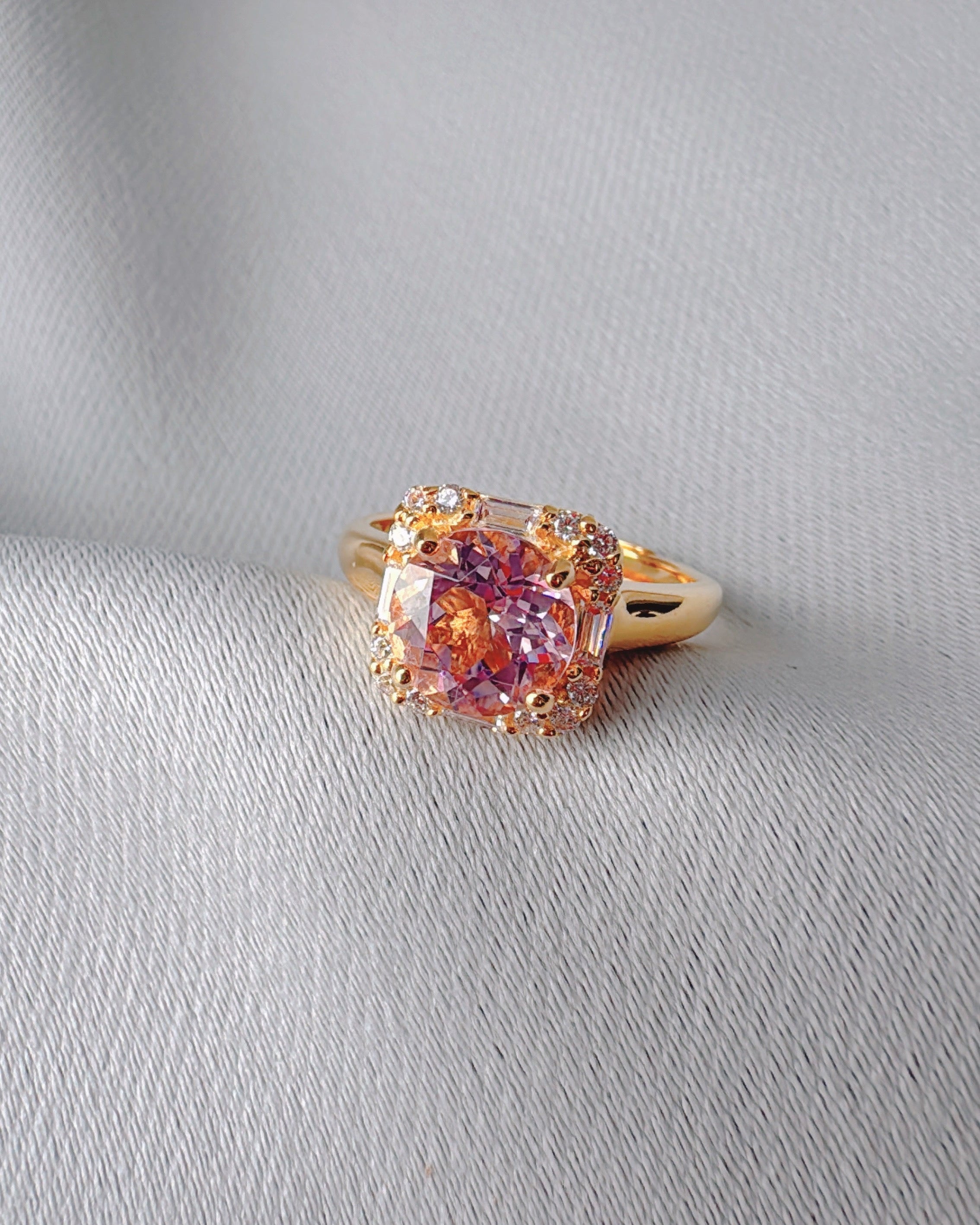 Project V simple band (pink & gold)