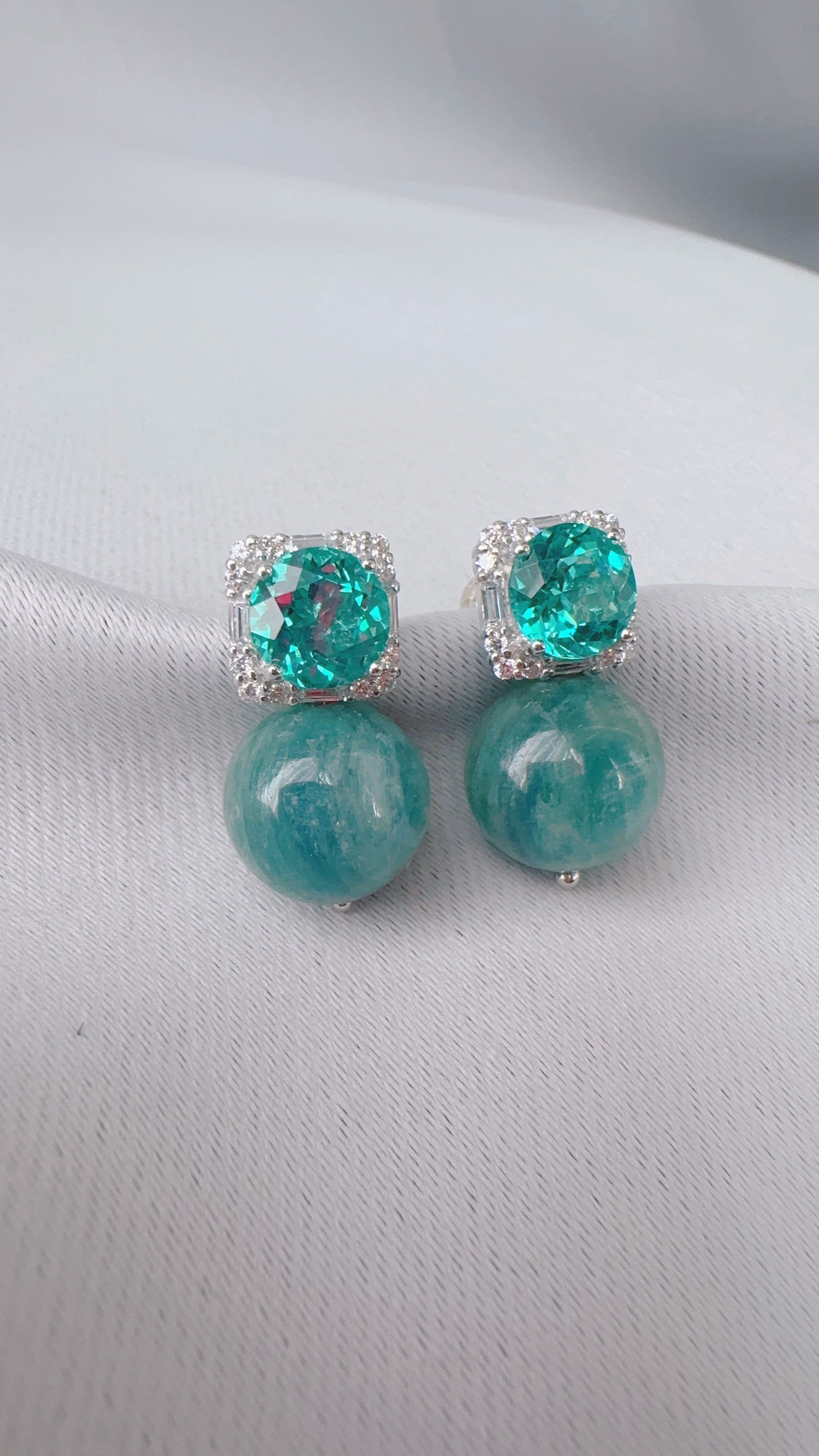 パライバ ブルーグリーン カイヤナイト (中)