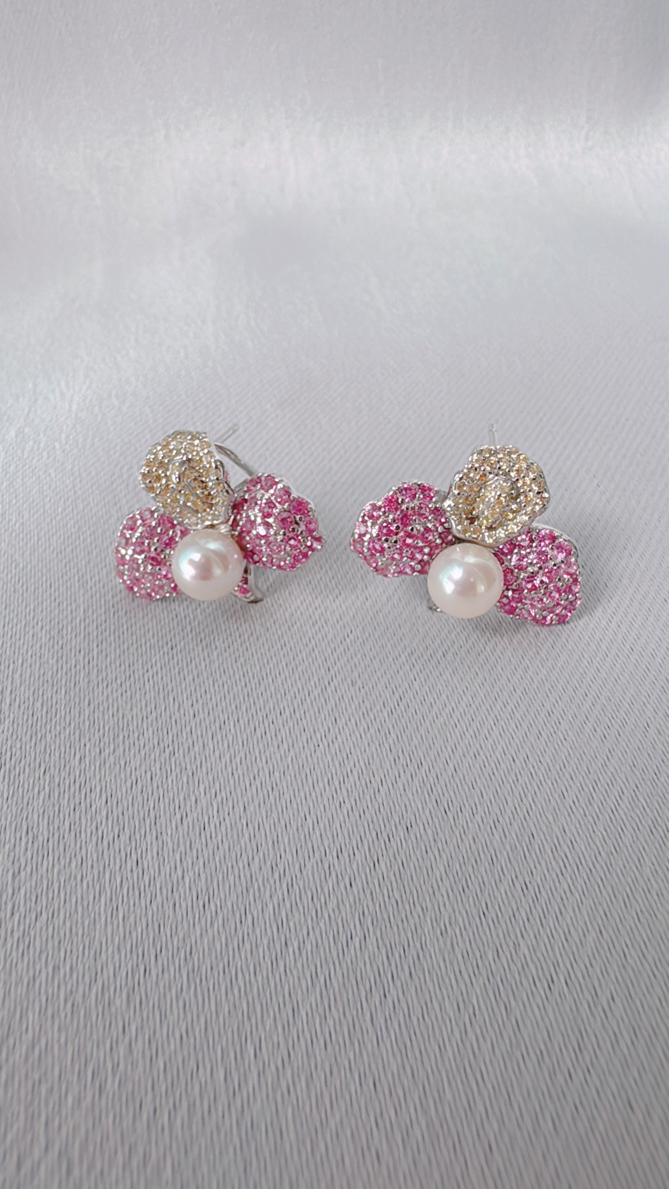 Rose d’Or Bleu, Petals of Pink & Gold (7mm Super Pink Ivory Akoya)