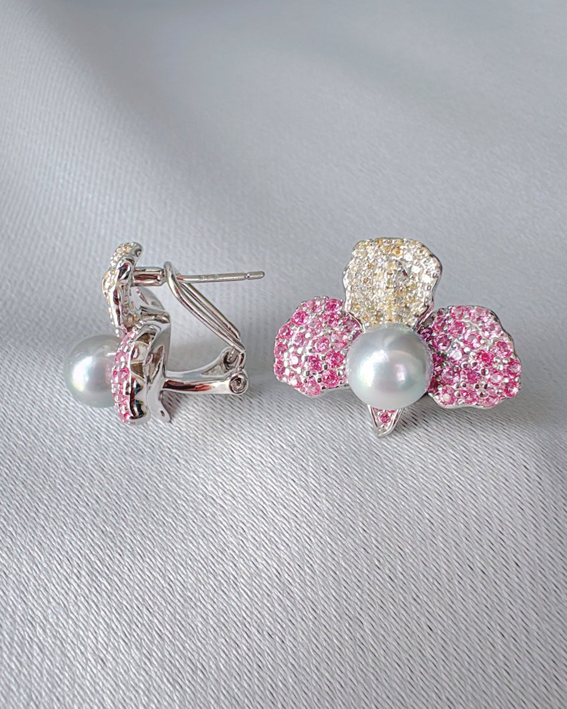 ローズドールブルー、ピンクとゴールドの花びら（アコヤ）