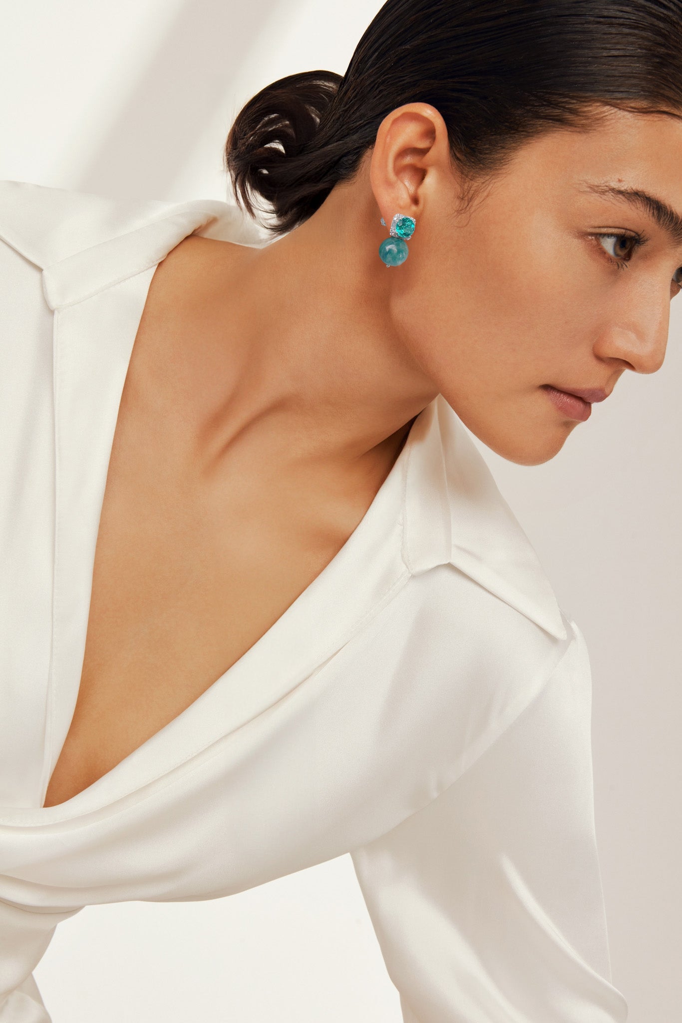 パライバ ブルーグリーン カイヤナイト (中)