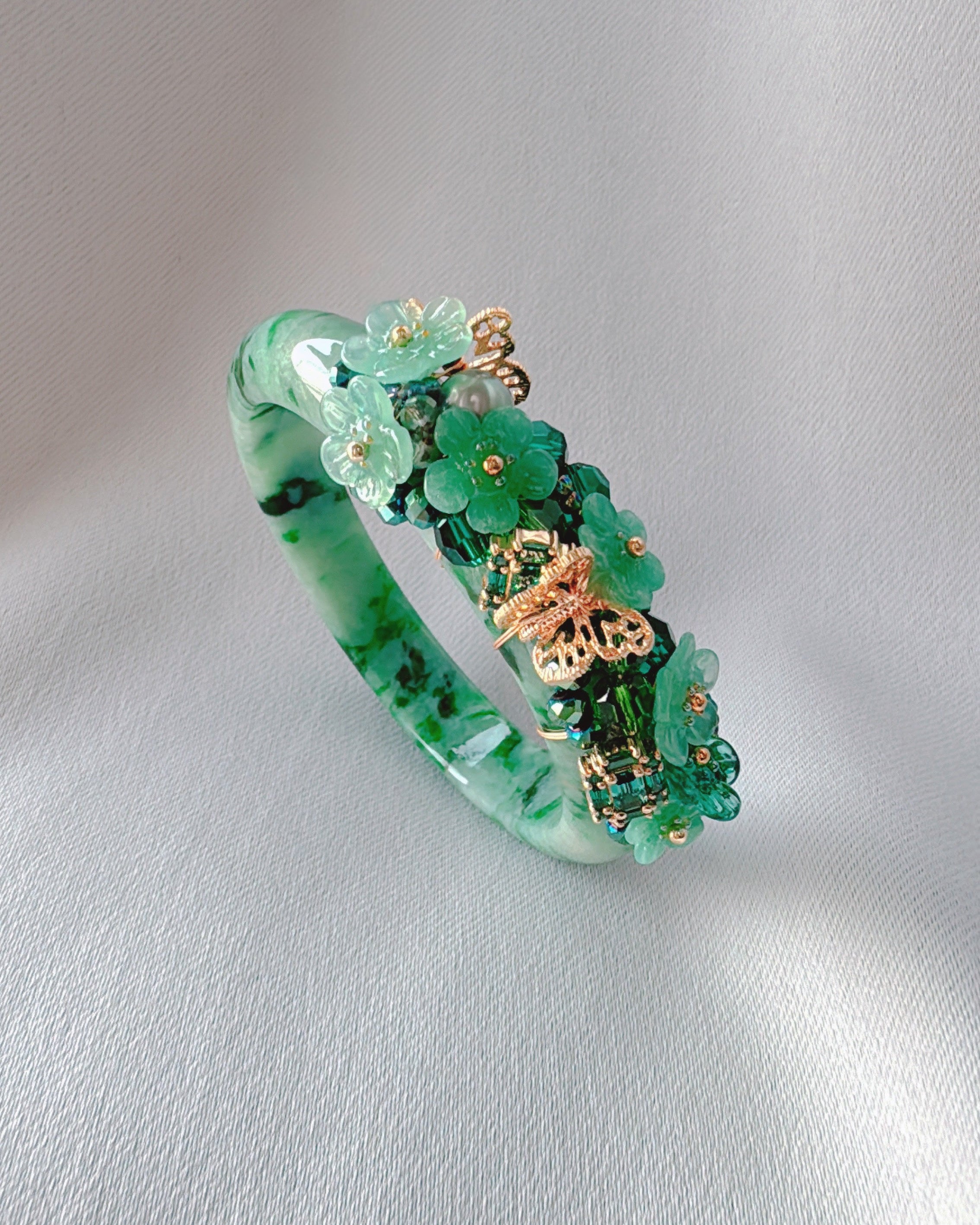 エメラルドホワイトジェダイトバングル（18.7cm/サイズ58）一点物