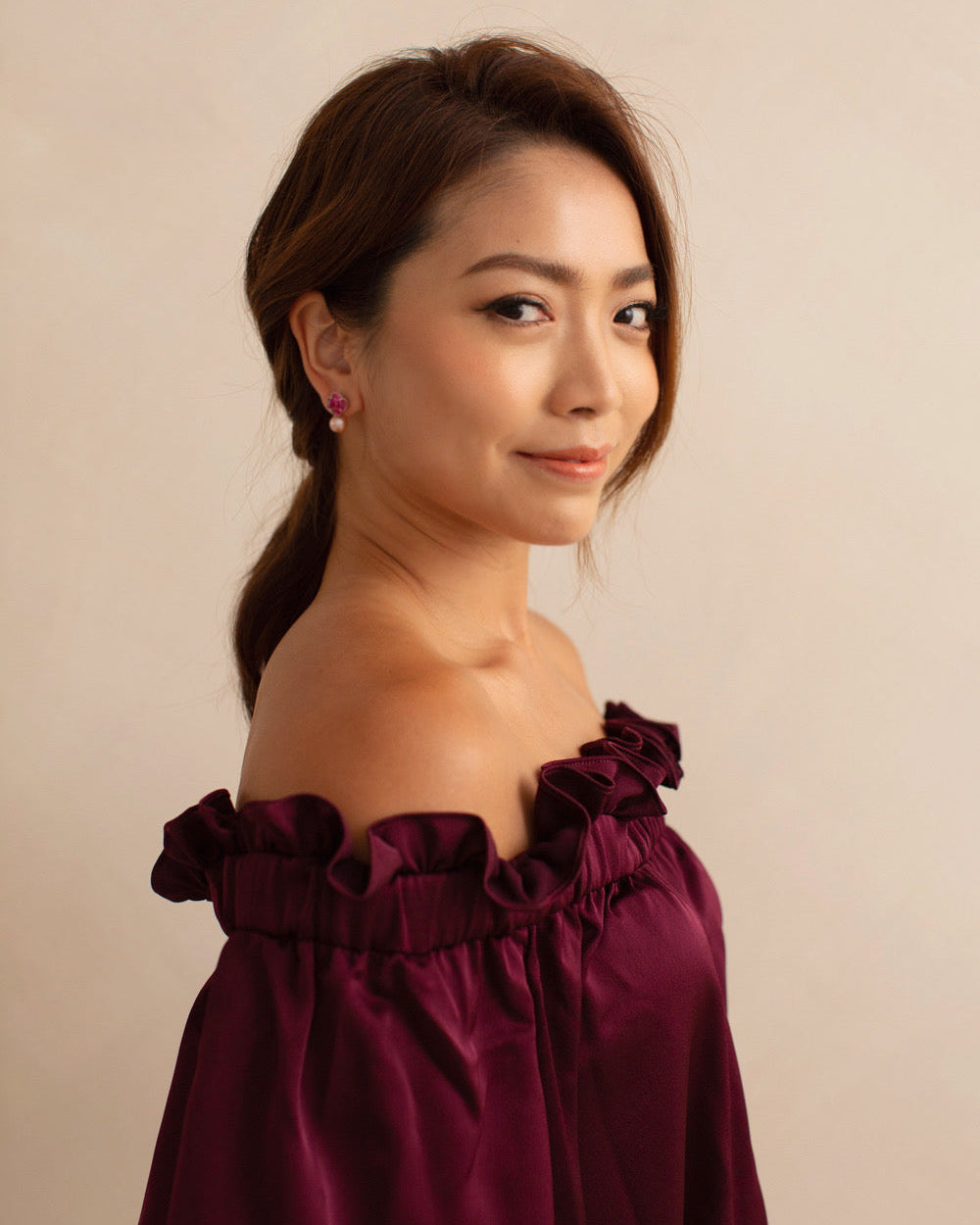 レッドルビーのオフショルダー