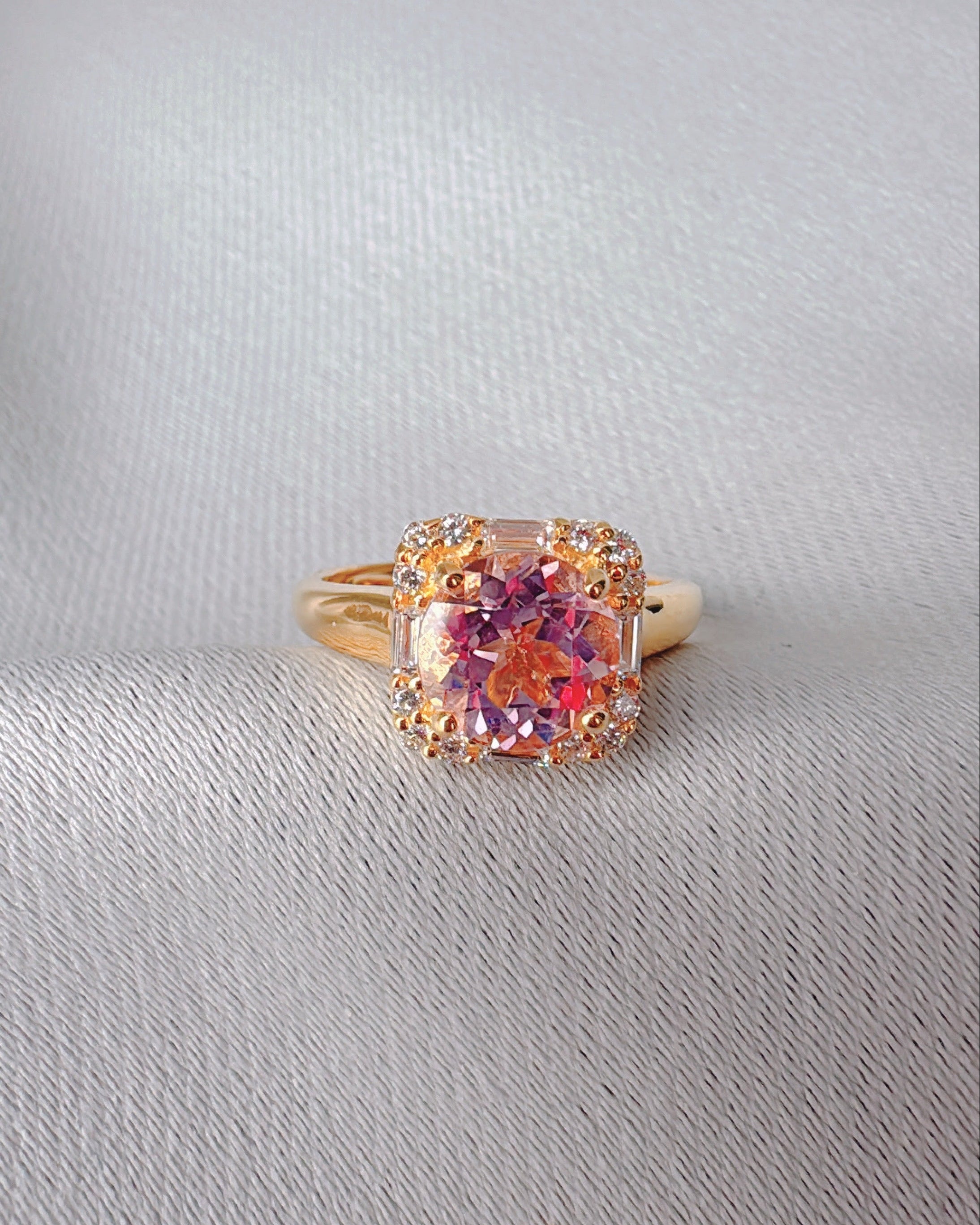 Project V simple band (pink & gold)