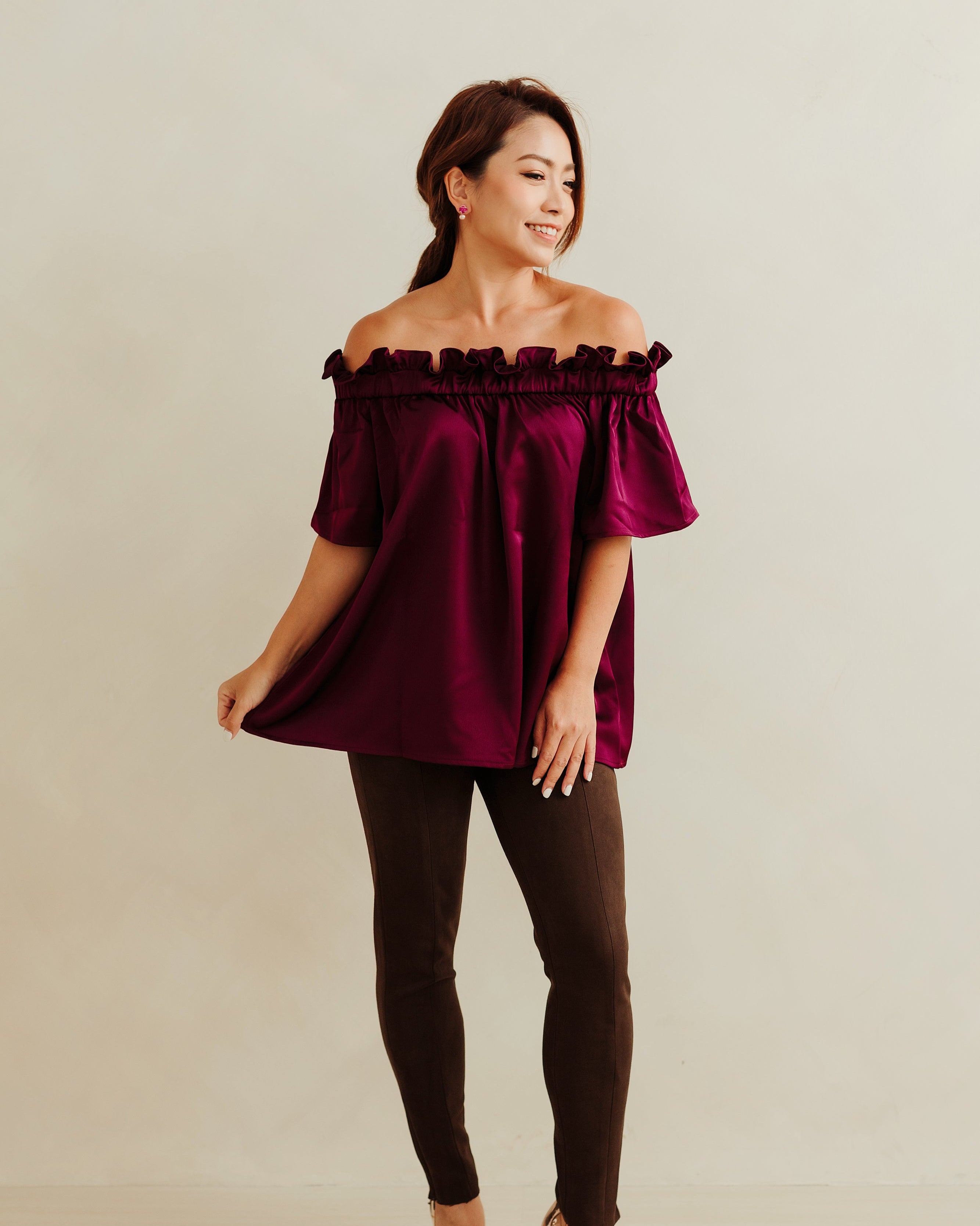 レッドルビーのオフショルダー