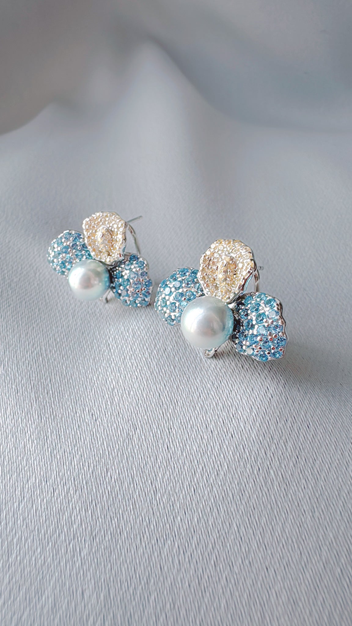 ペタル・ドール・ブルー、金と青の花びら（アコヤ）