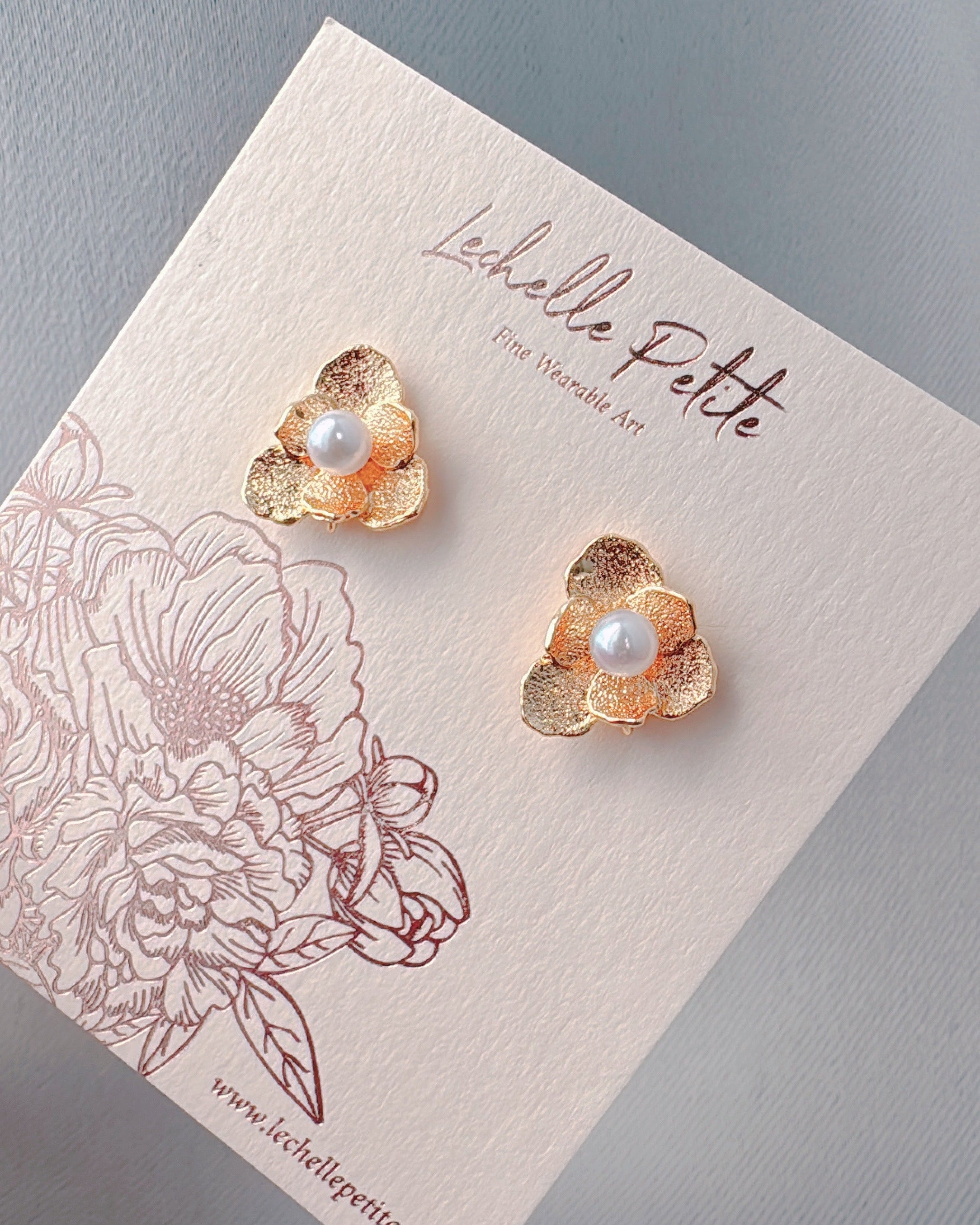 ゴールデンフラワー リュクス アイボリー アコヤ