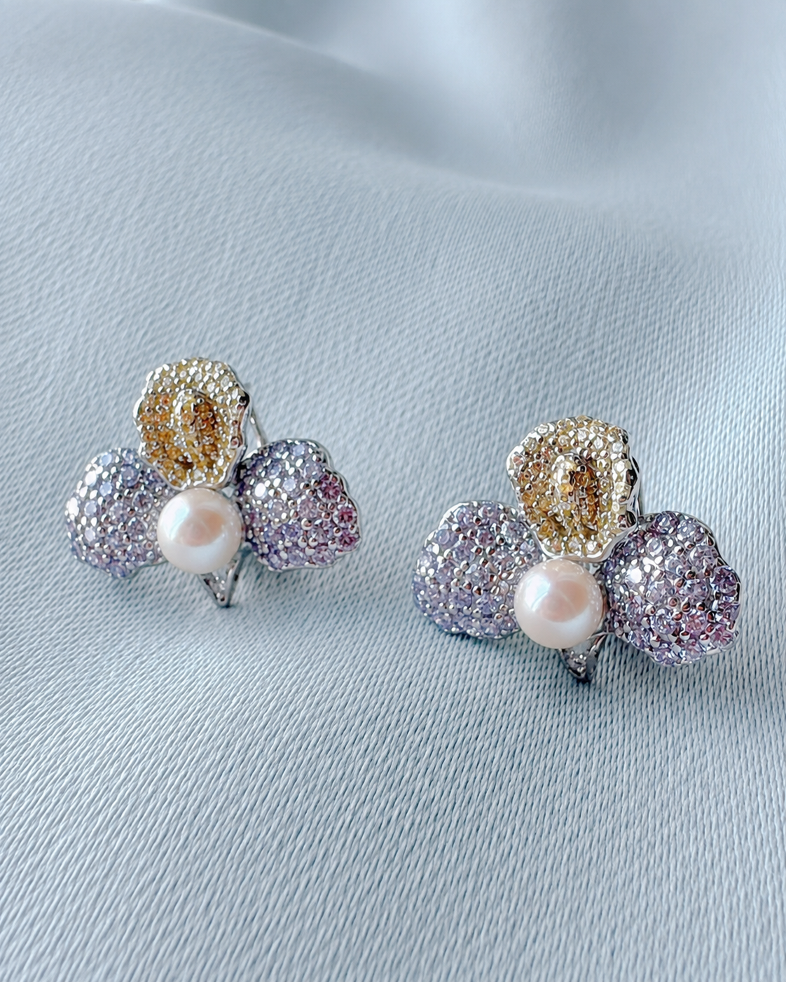 Petale d’Or, Petals of Lilac & Gold, Ivory (Made-to-order: 3 weeks)