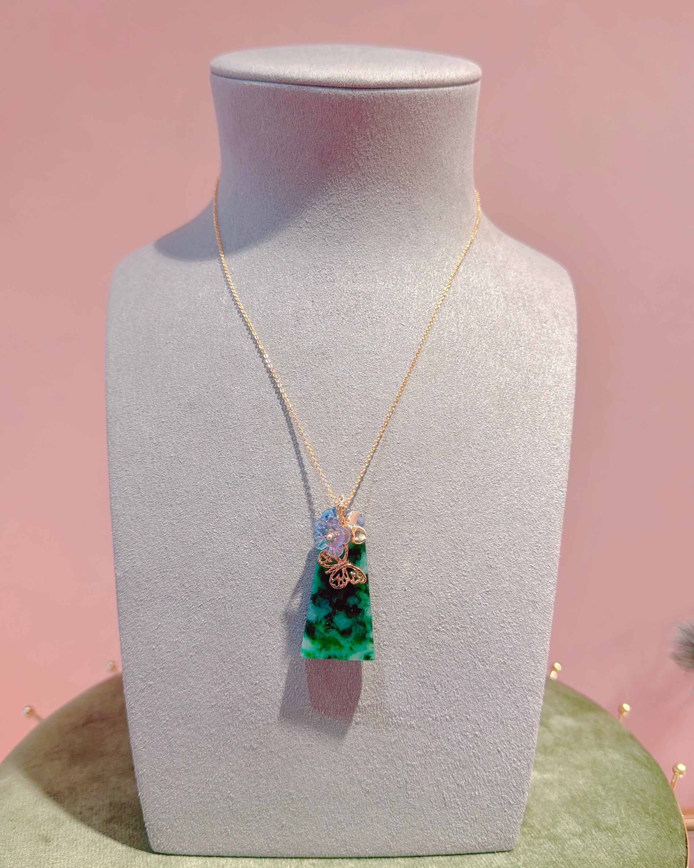 Empress Poise Pendant