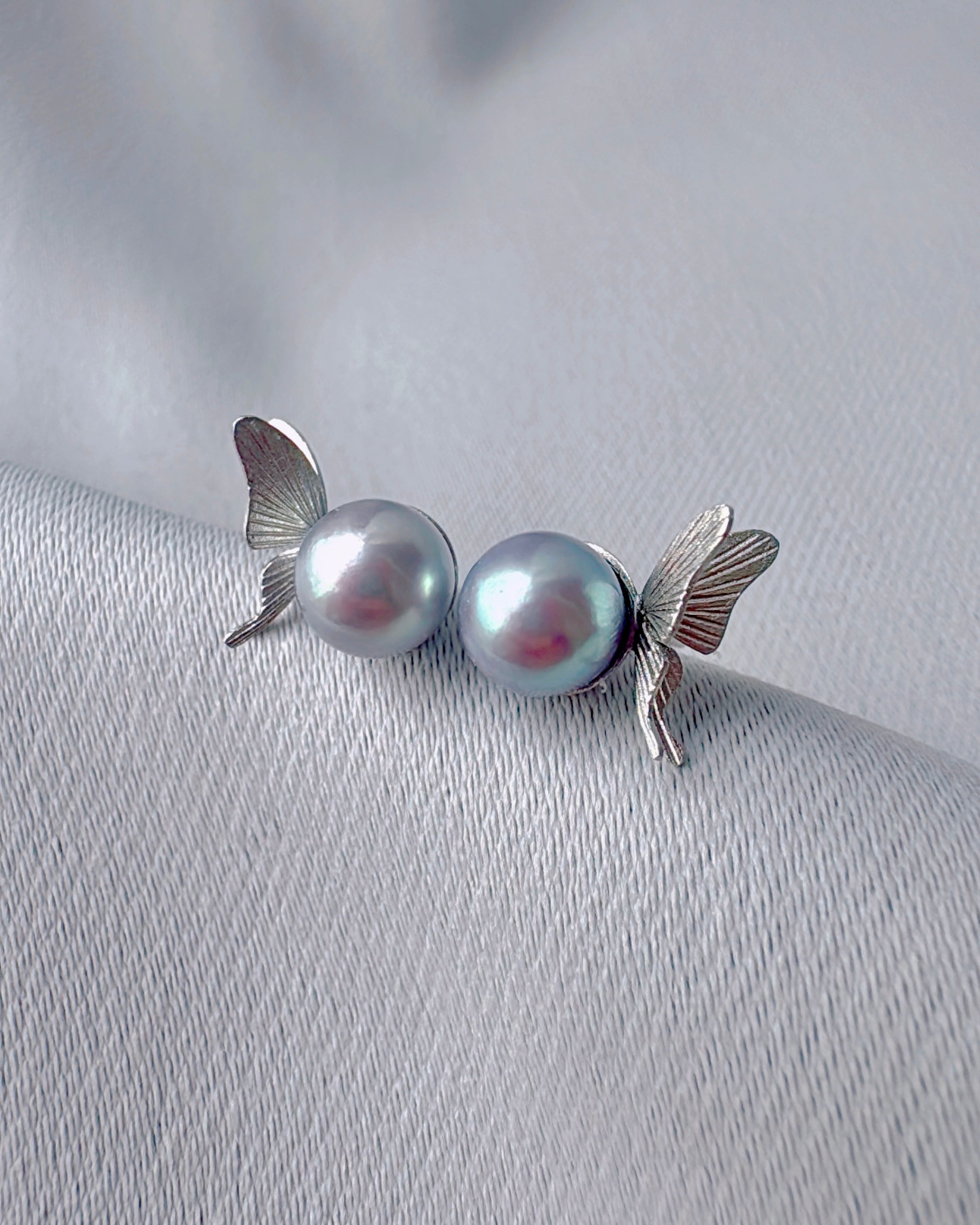 Silver Flutterby (akoya)