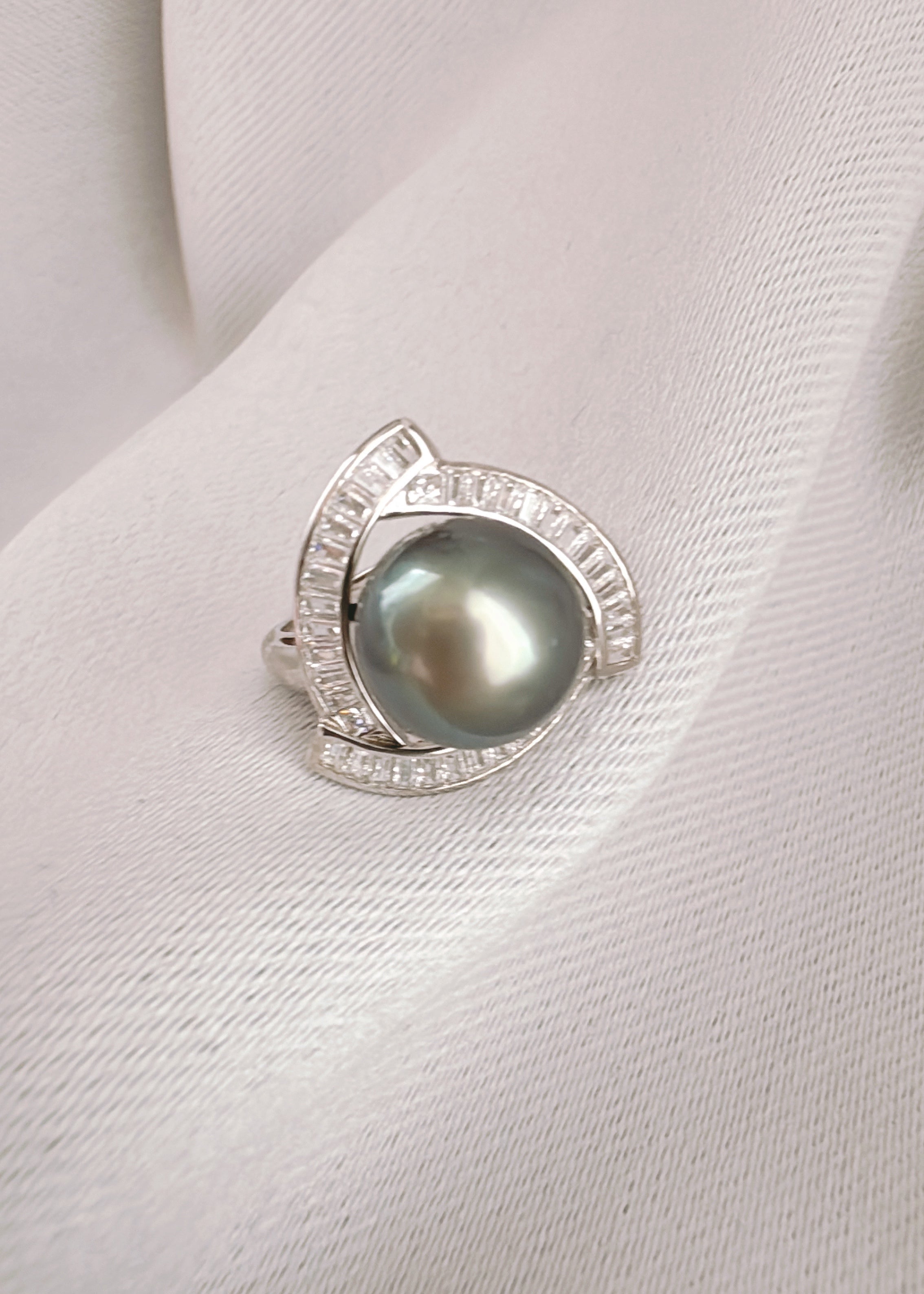 Deep Forest Tahitian Pearl (Adjustable ring)