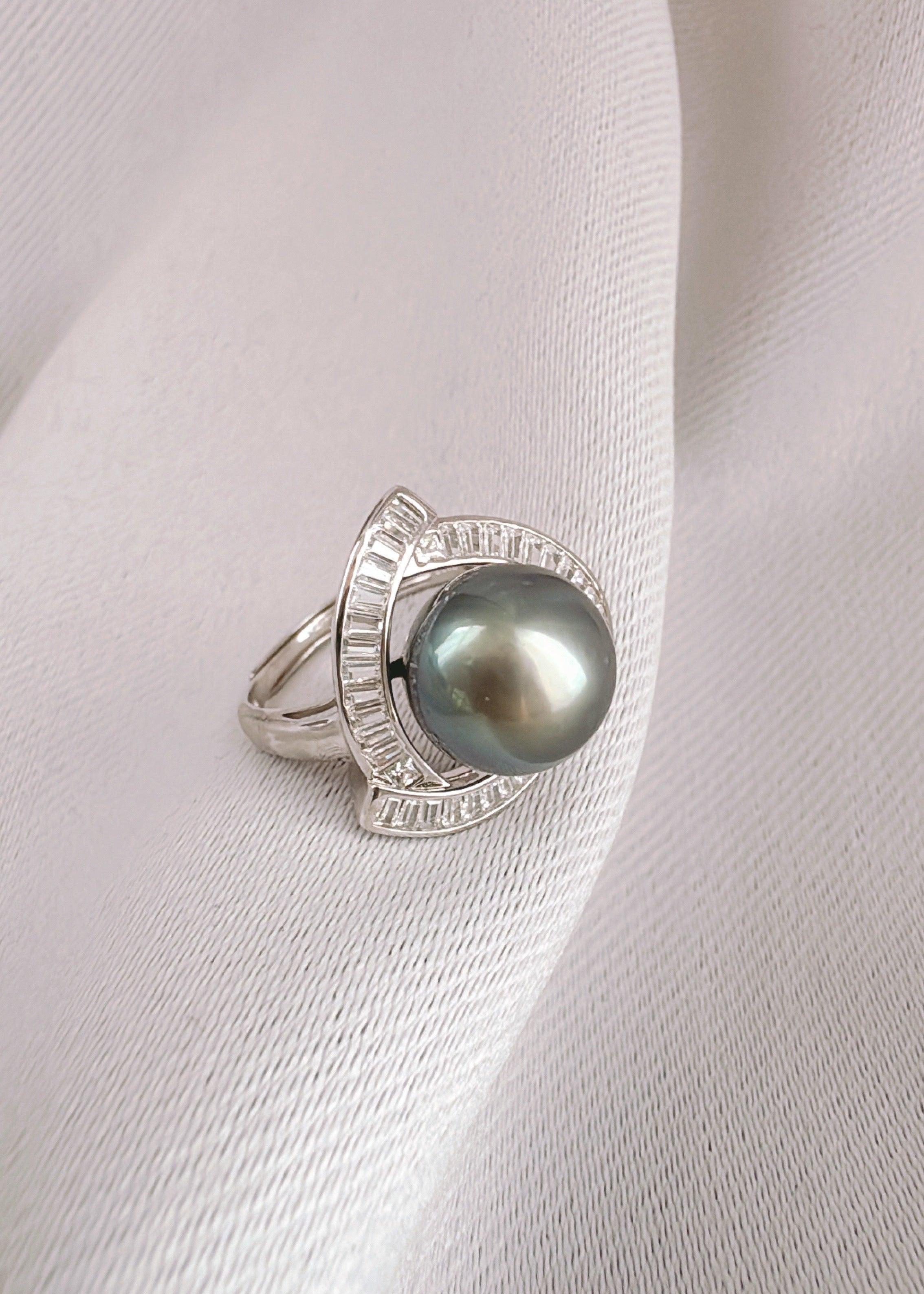 Deep Forest Tahitian Pearl (Adjustable ring)