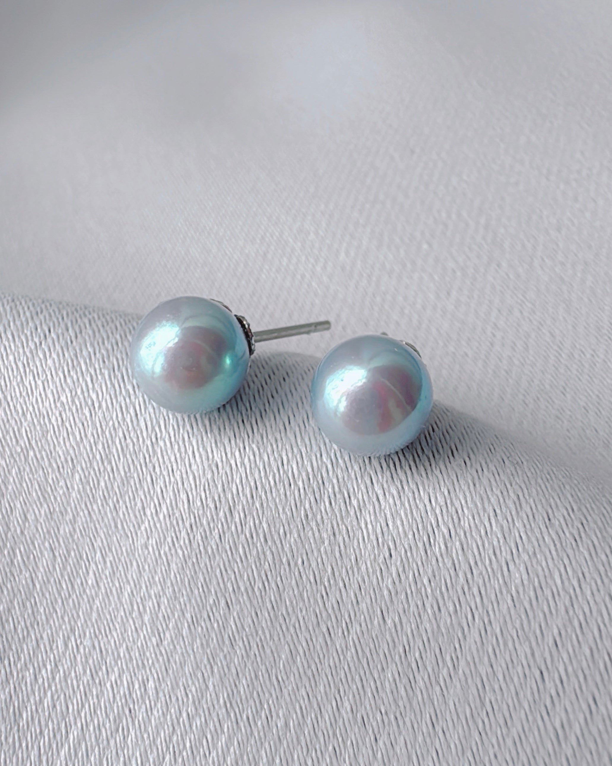 K18WG 7.5mm Luxe Blue Akoya Pearls (top quality)