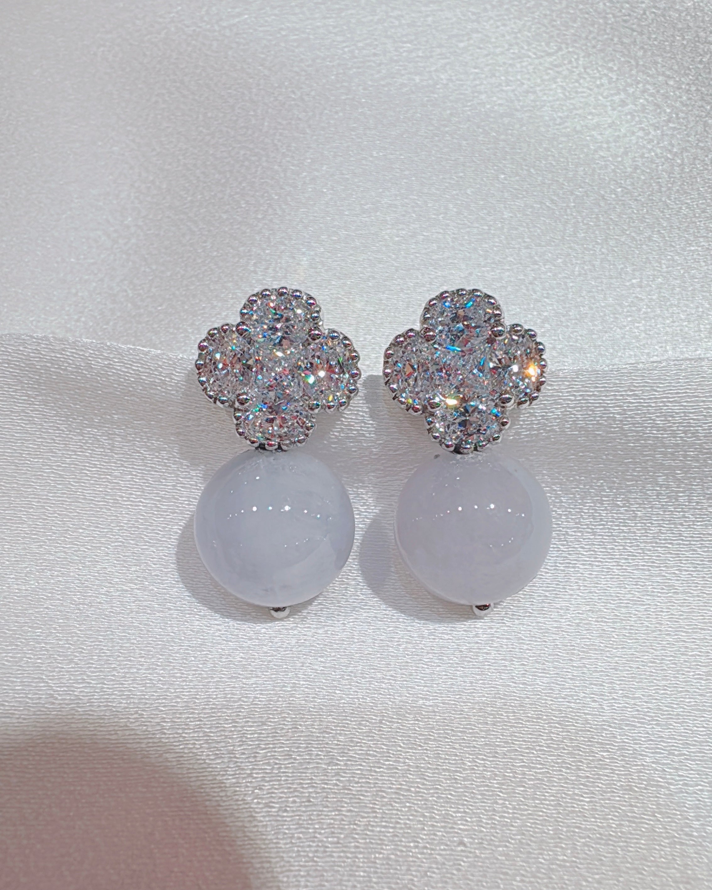 Poised Elegance in Lilac Jadeite (Size M)