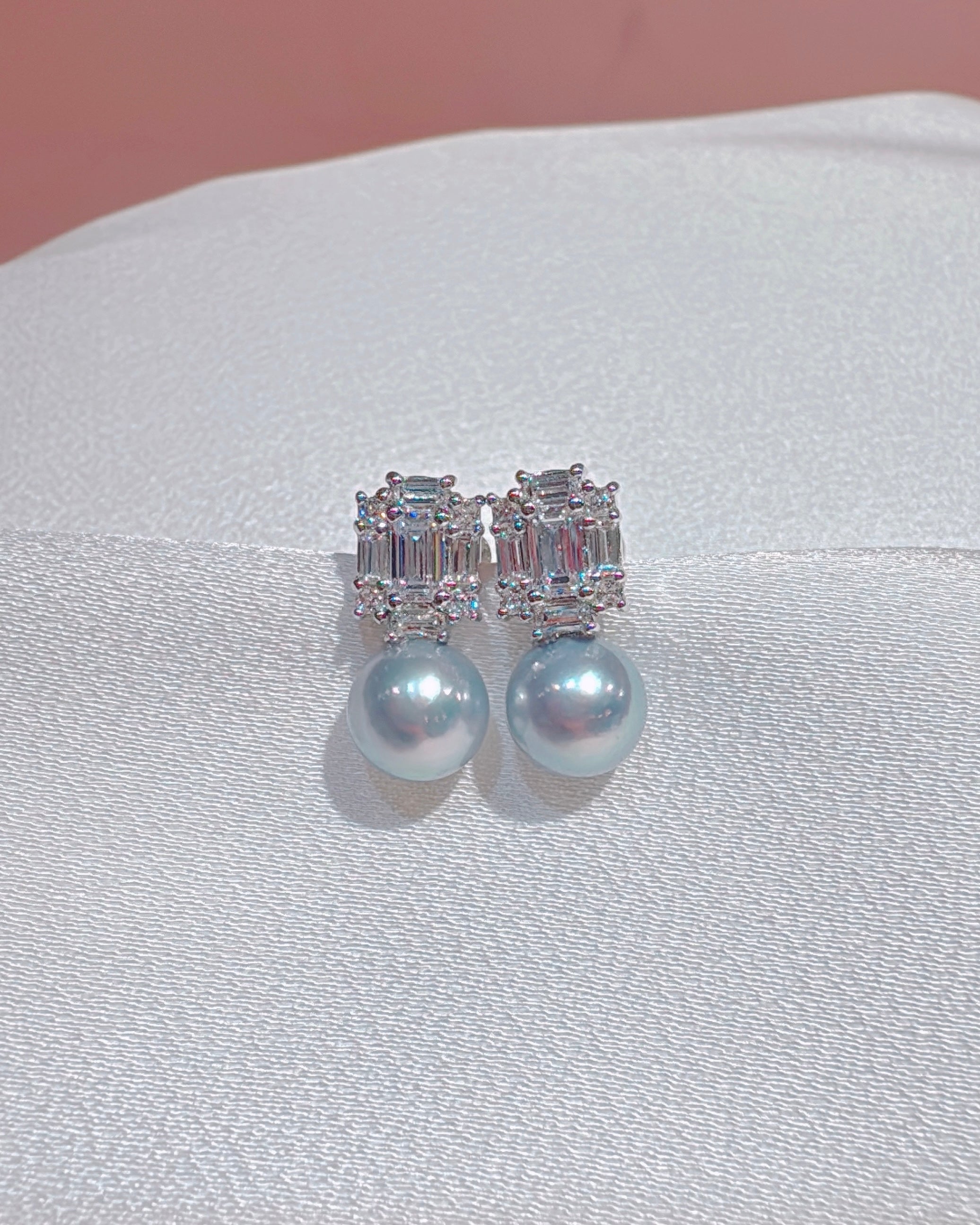 Deco Diamantes (7.5mm Luxe Blue Akoya)