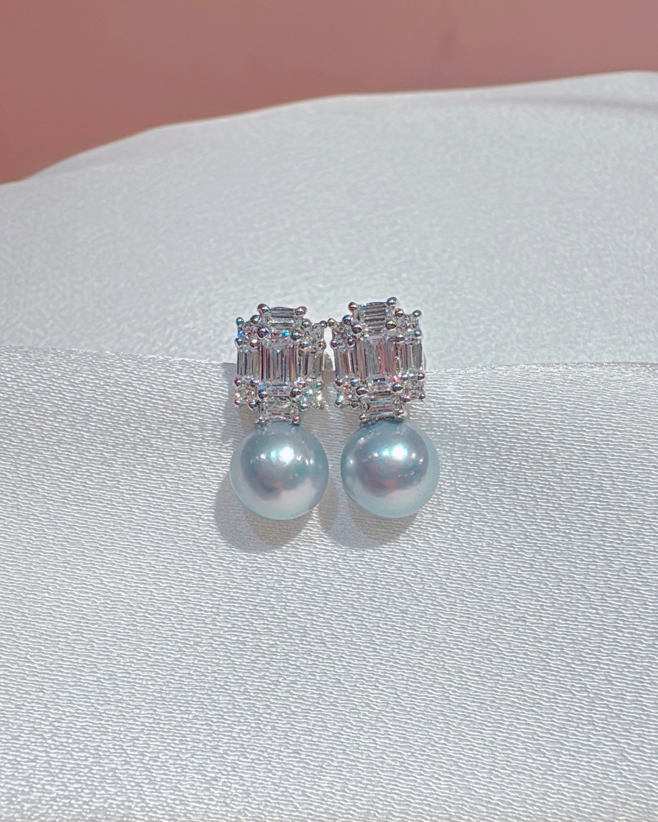 Deco Diamantes (7.5mm Luxe Blue Akoya)