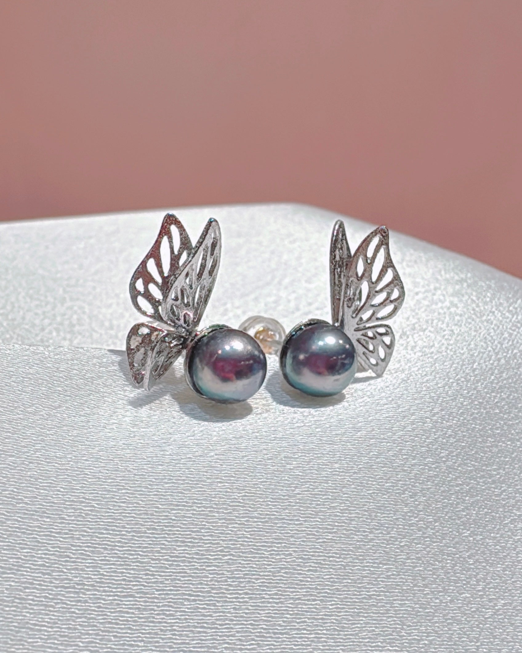 Flow X Lechelle Joyeux Wings (7mm Akoya Pearl)